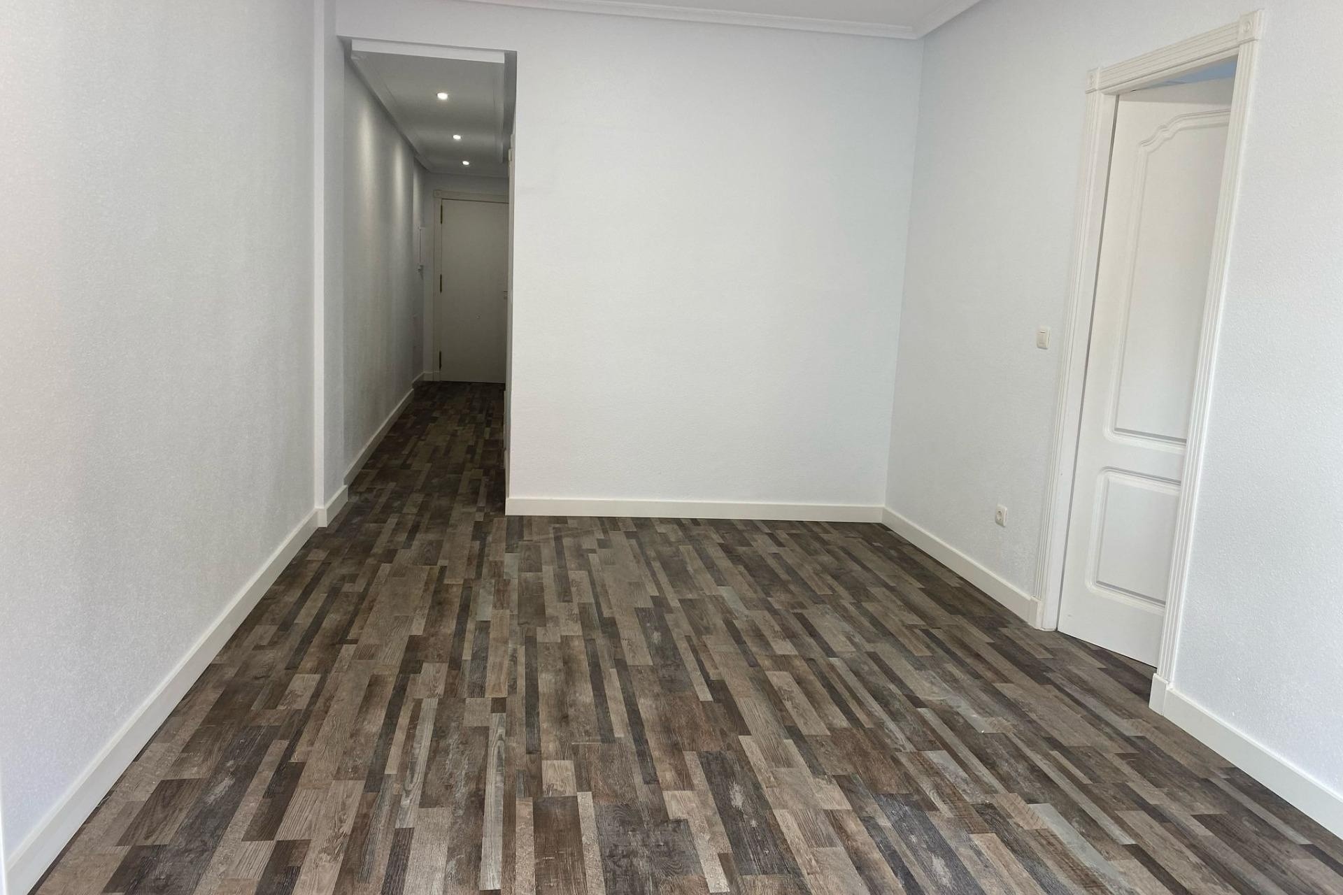 Resale - Apartment / Flat -
San Miguel de Salinas - Pueblo 9