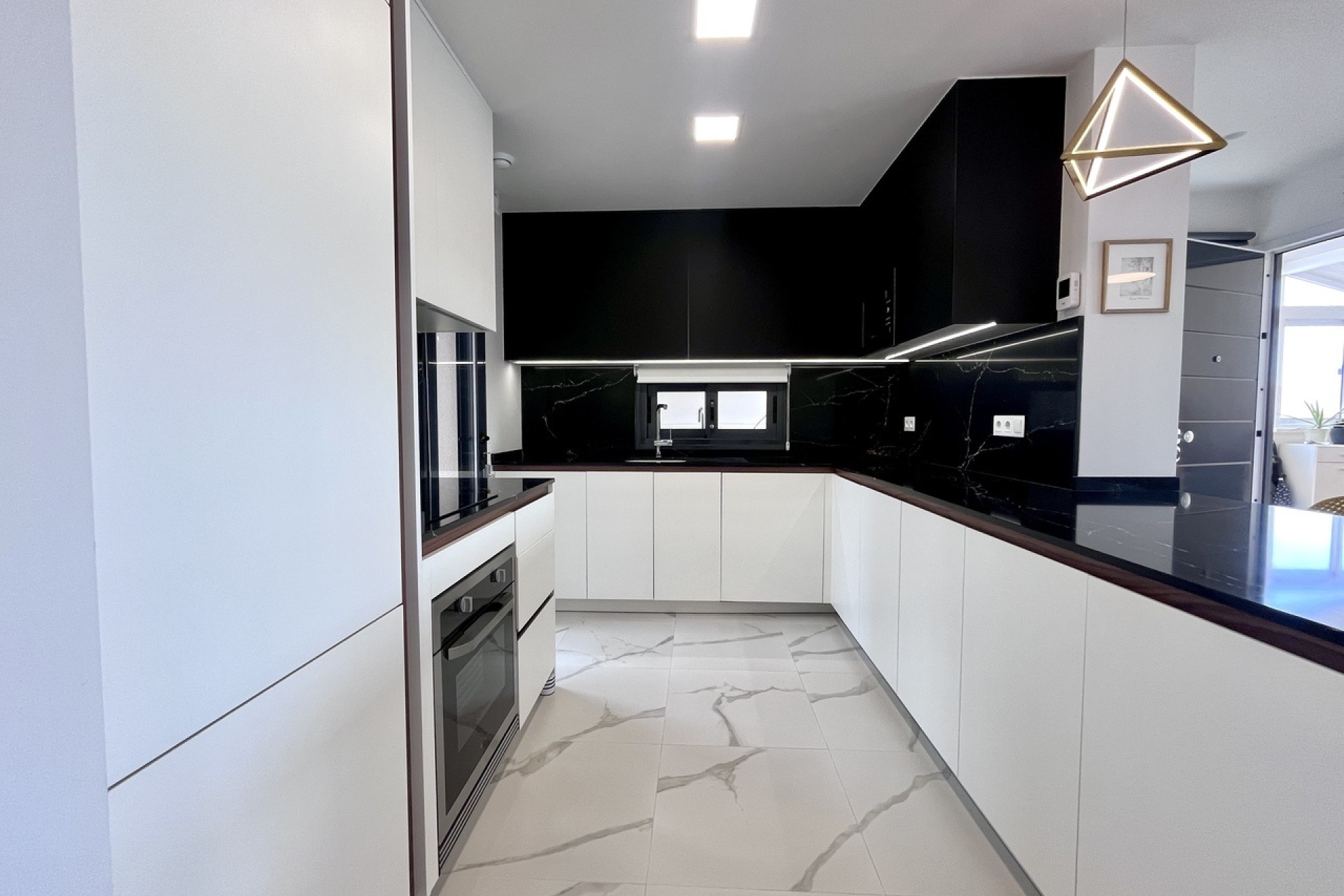 Resale - Apartment / Flat -
San Miguel de Salinas