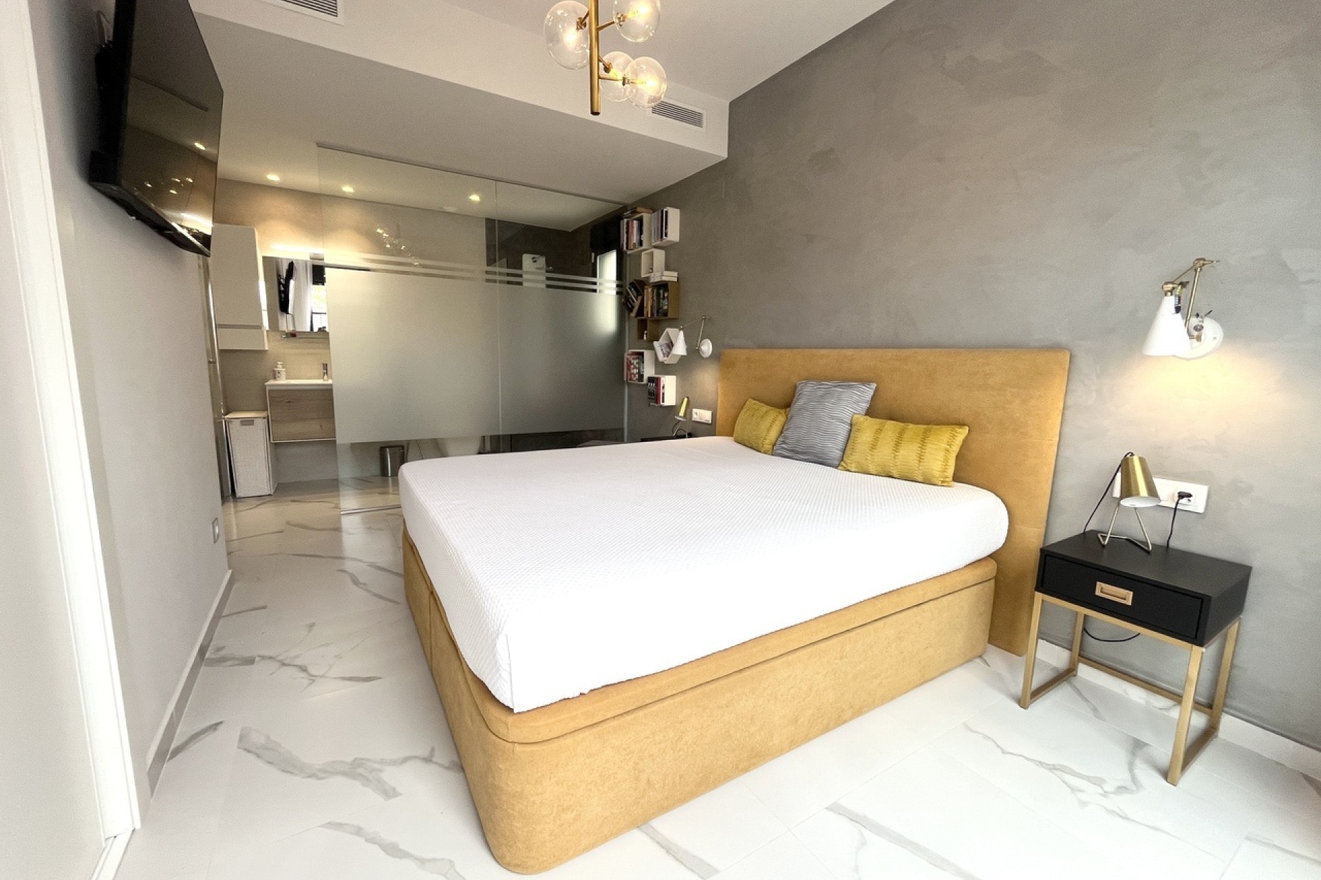 Resale - Apartment / Flat -
San Miguel de Salinas