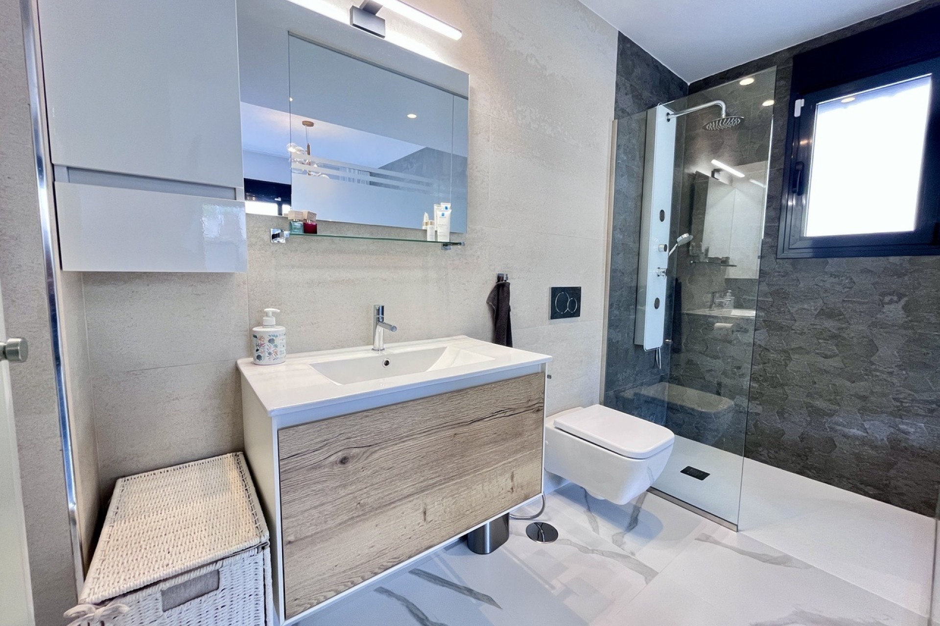 Resale - Apartment / Flat -
San Miguel de Salinas