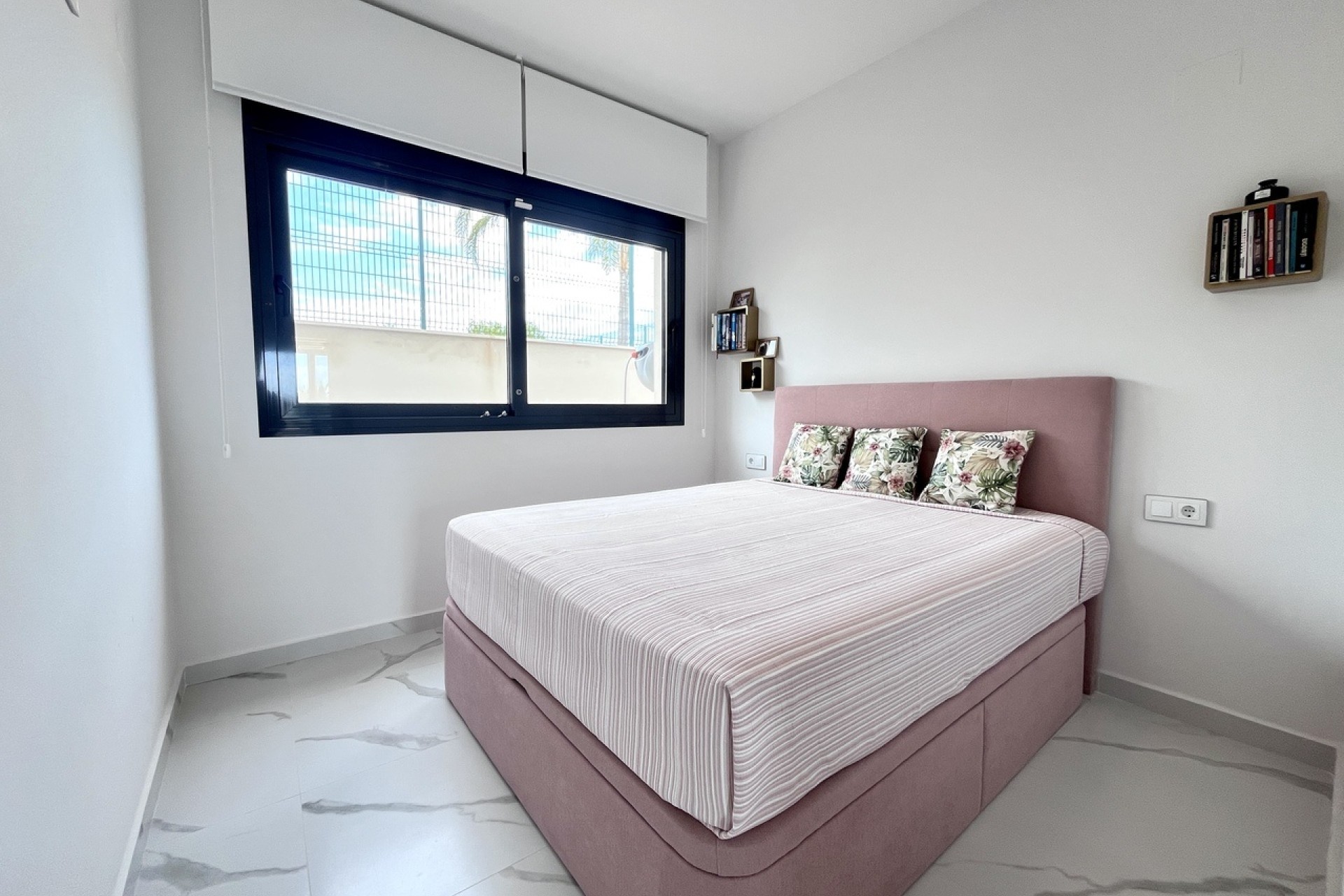 Resale - Apartment / Flat -
San Miguel de Salinas