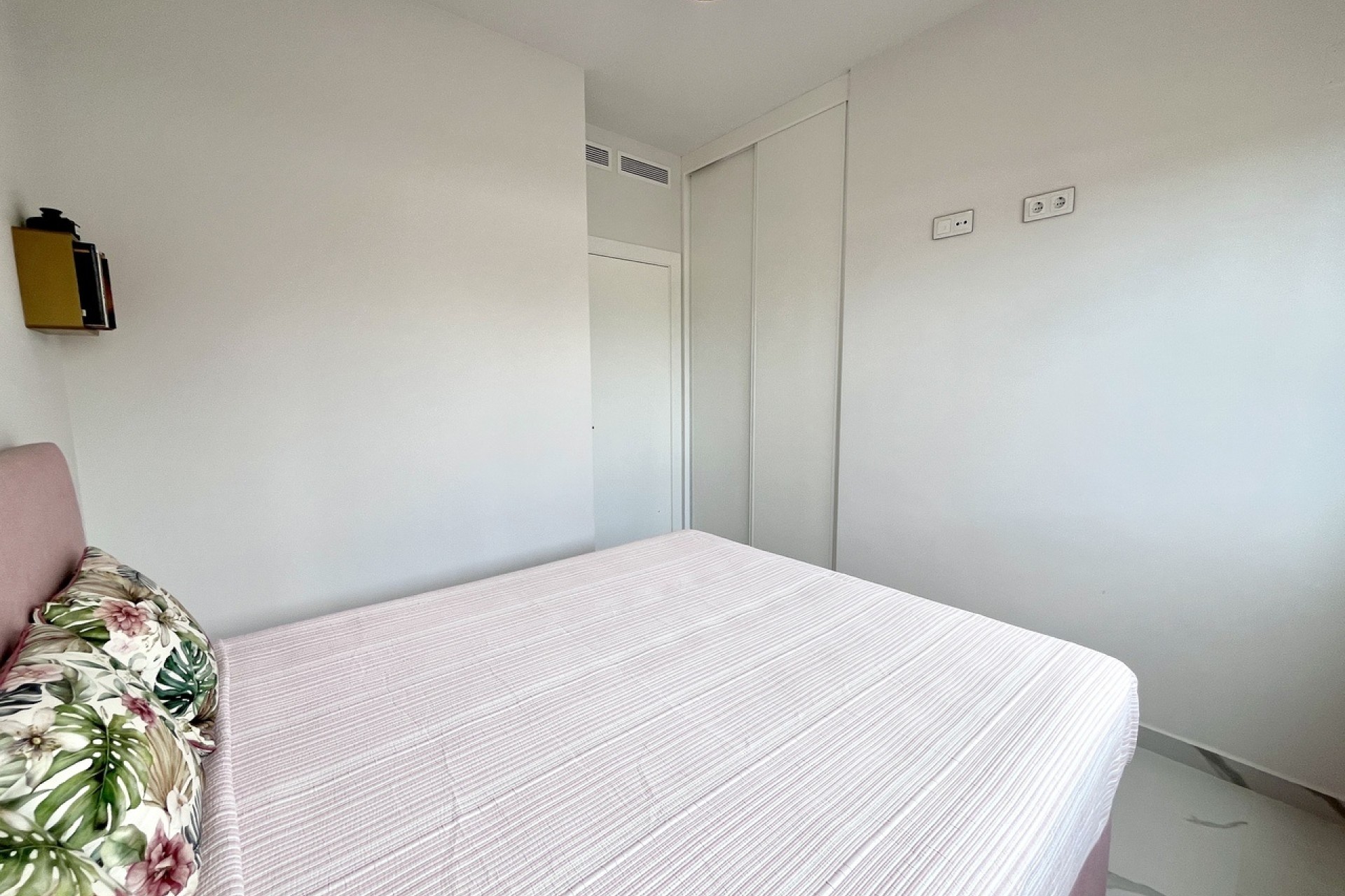 Resale - Apartment / Flat -
San Miguel de Salinas
