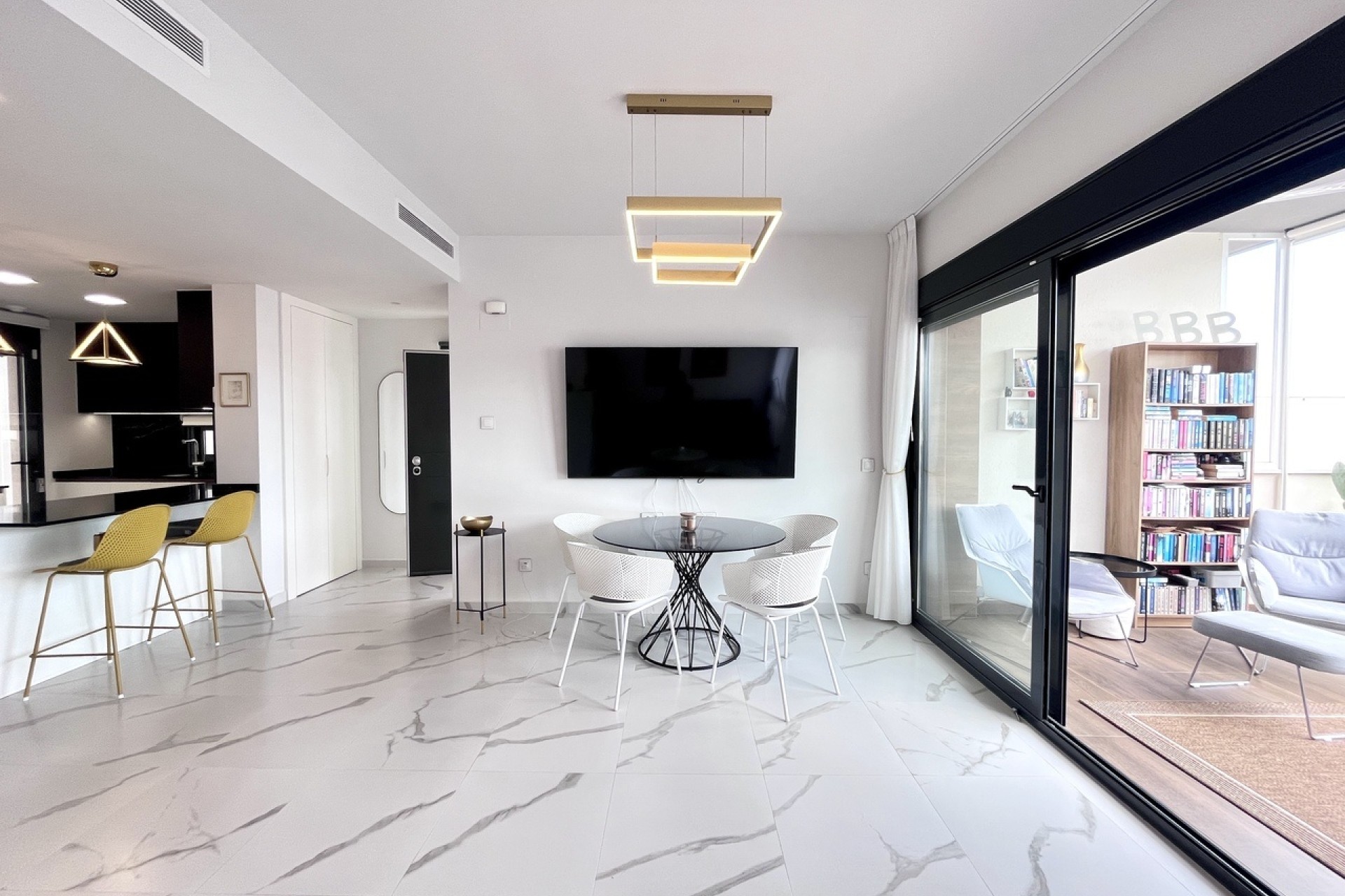 Resale - Apartment / Flat -
San Miguel de Salinas