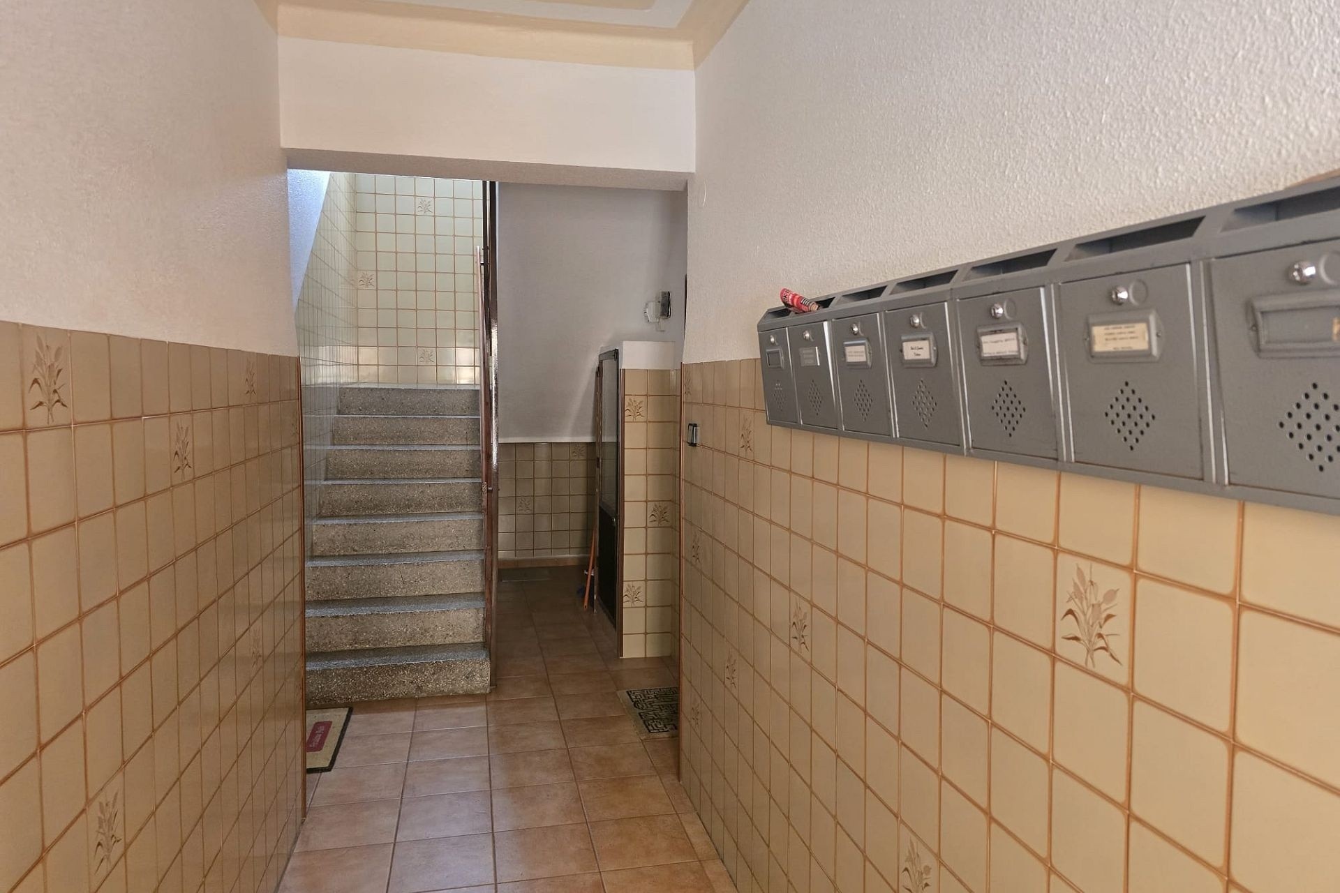 Resale - Apartment / Flat -
Sax - SAX