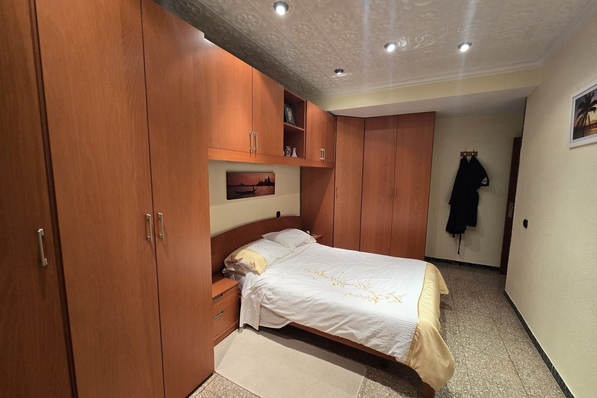 Resale - Apartment / Flat -
Sax - SAX