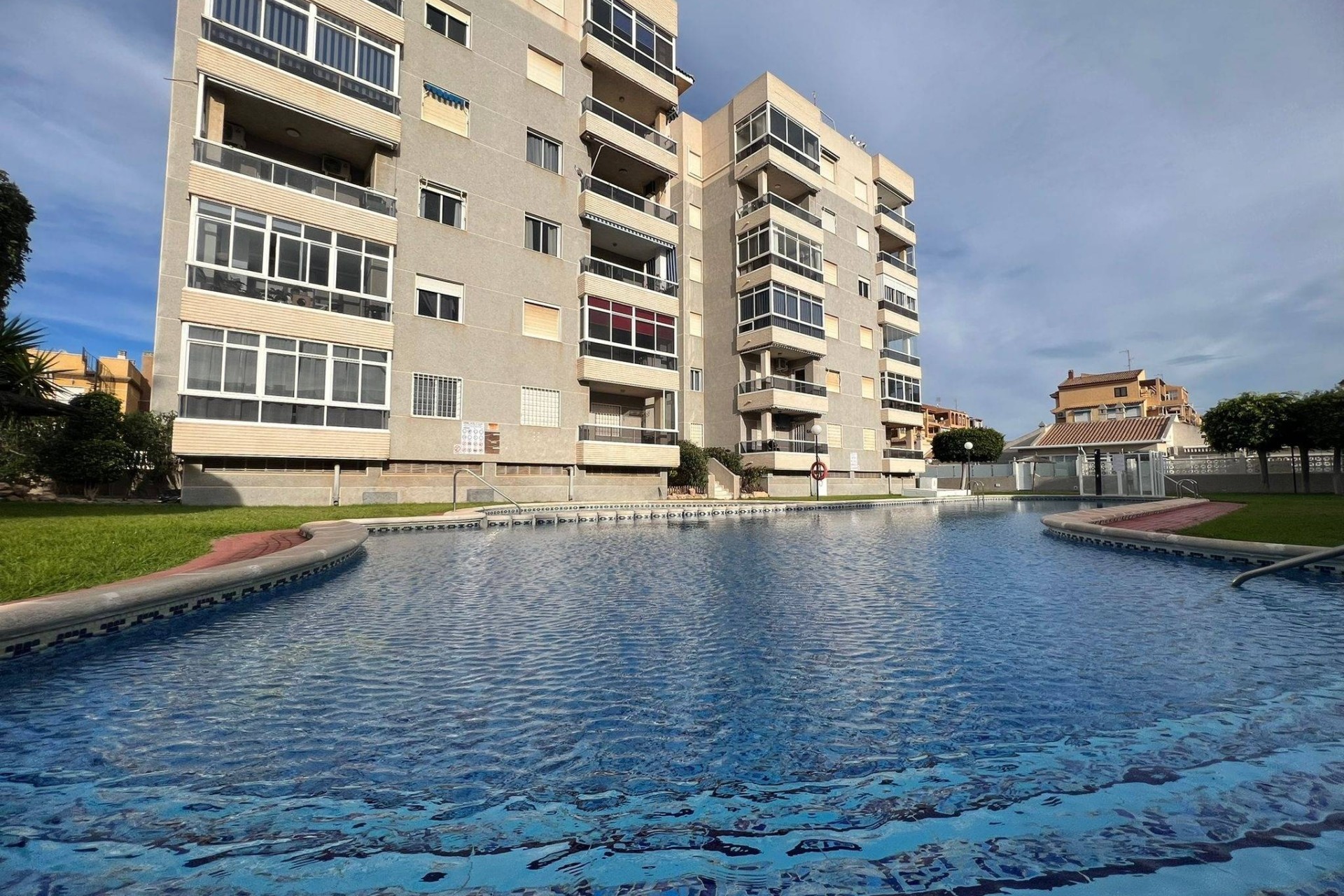 Resale - Apartment / Flat -
Torrevieja - Aguas Nuevas