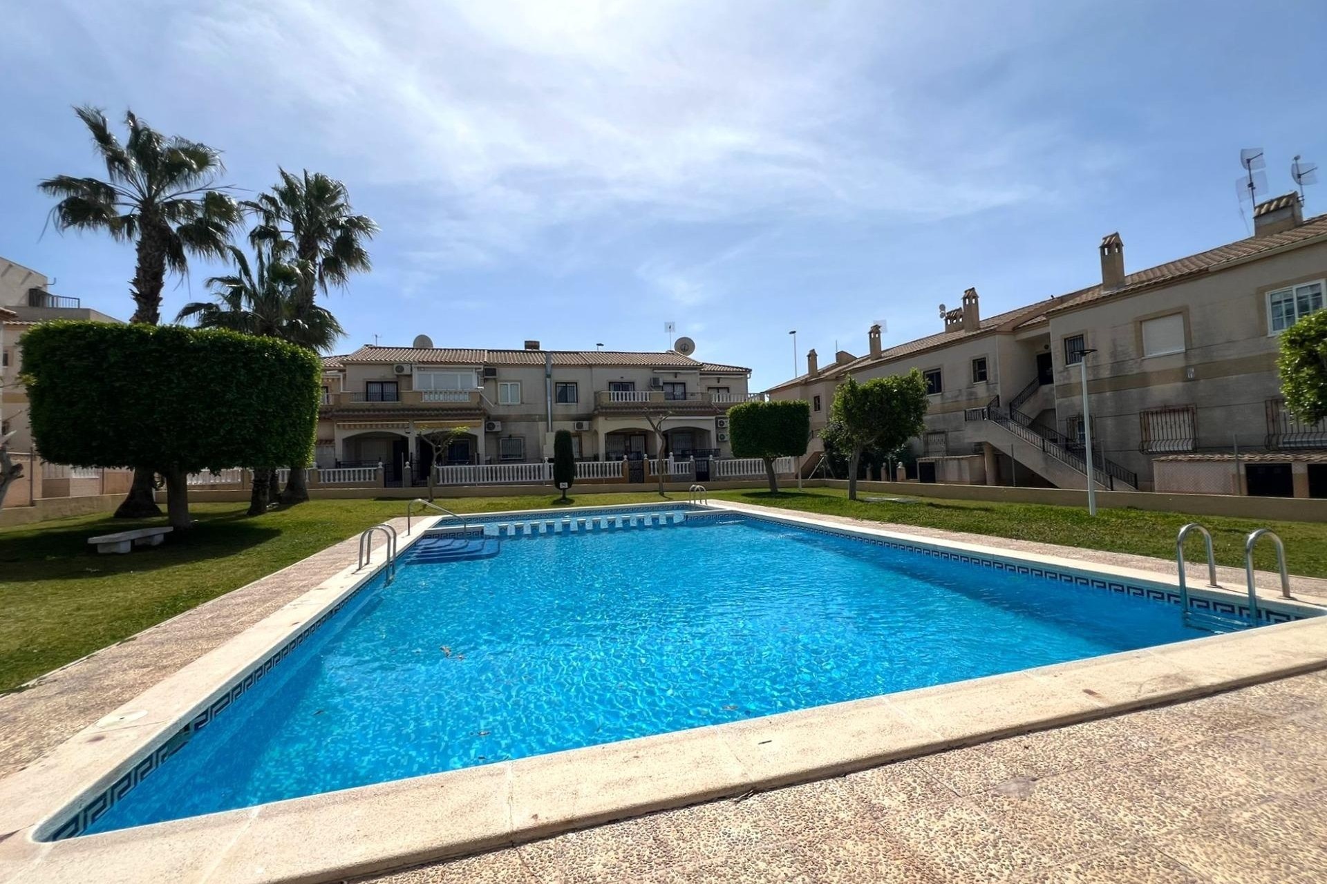Resale - Apartment / Flat -
Torrevieja - Aguas Nuevas