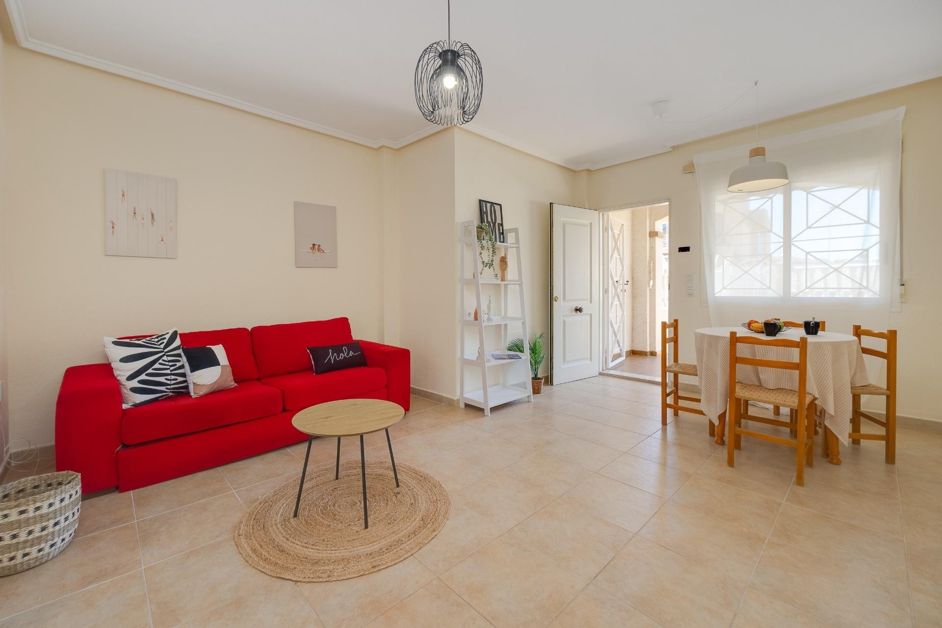 Resale - Apartment / Flat -
Torrevieja - Aguas Nuevas