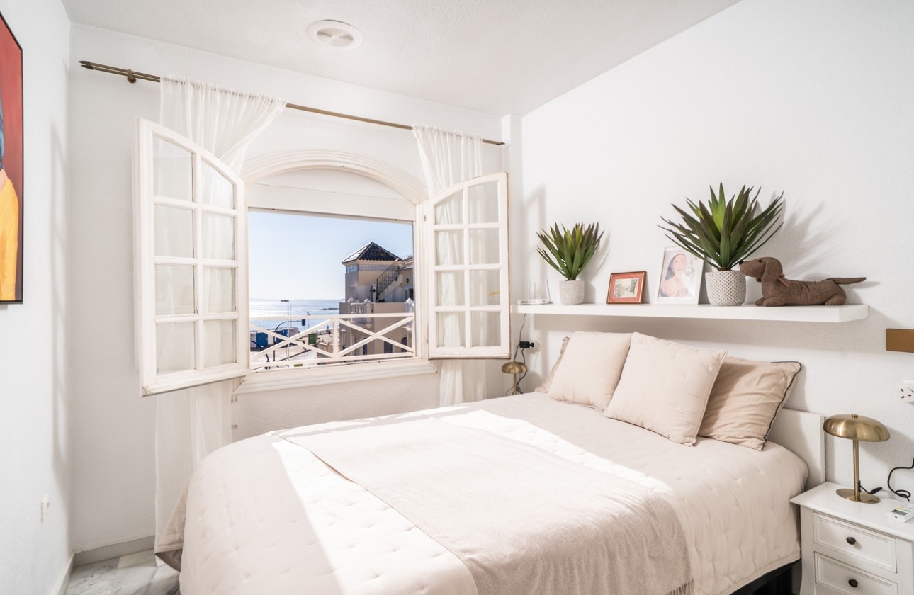 Resale - Apartment / Flat -
Torrevieja - Aguas Nuevas