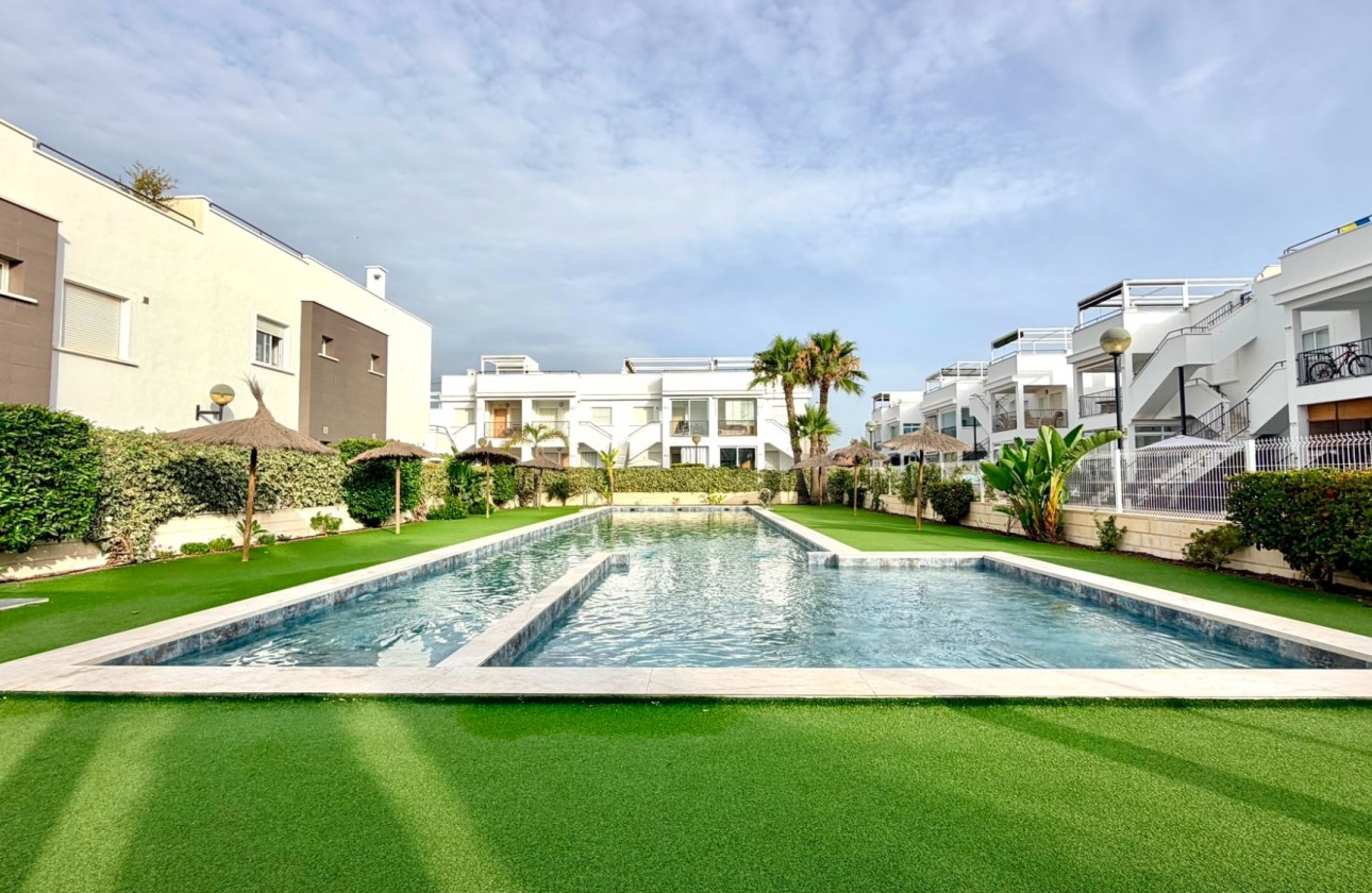 Resale - Apartment / Flat -
Torrevieja - Aguas Nuevas