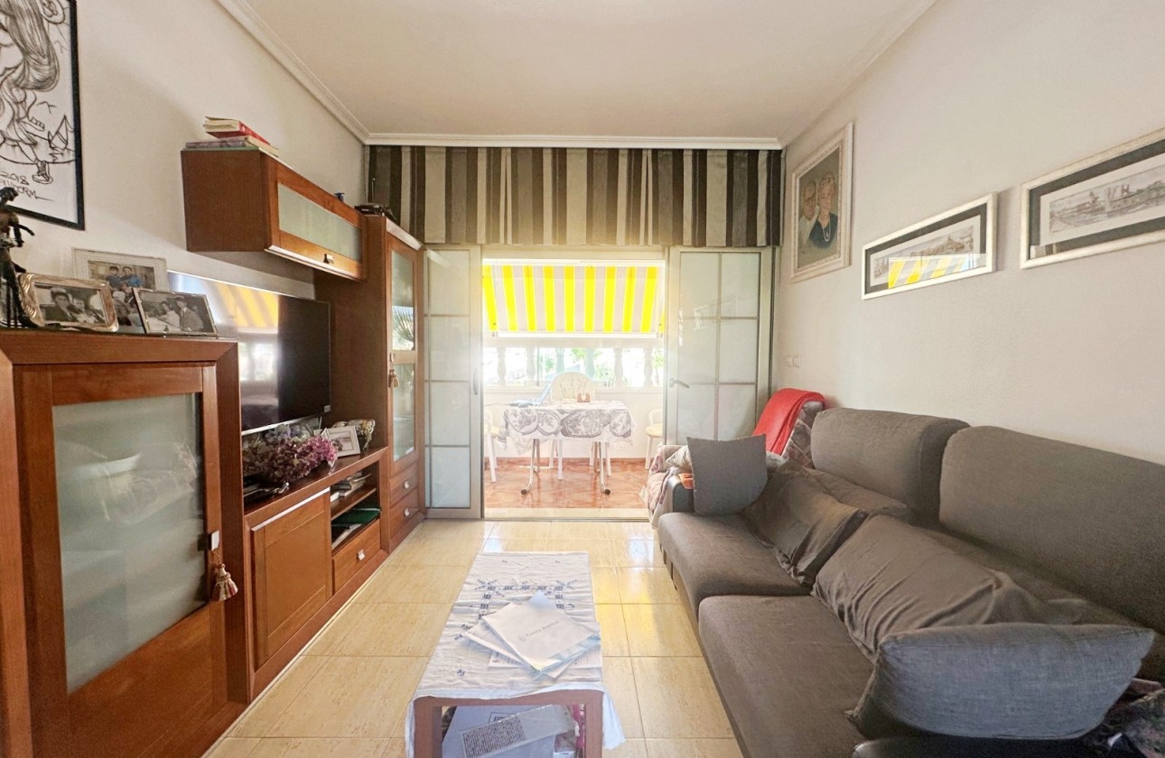 Resale - Apartment / Flat -
Torrevieja - Aguas Nuevas