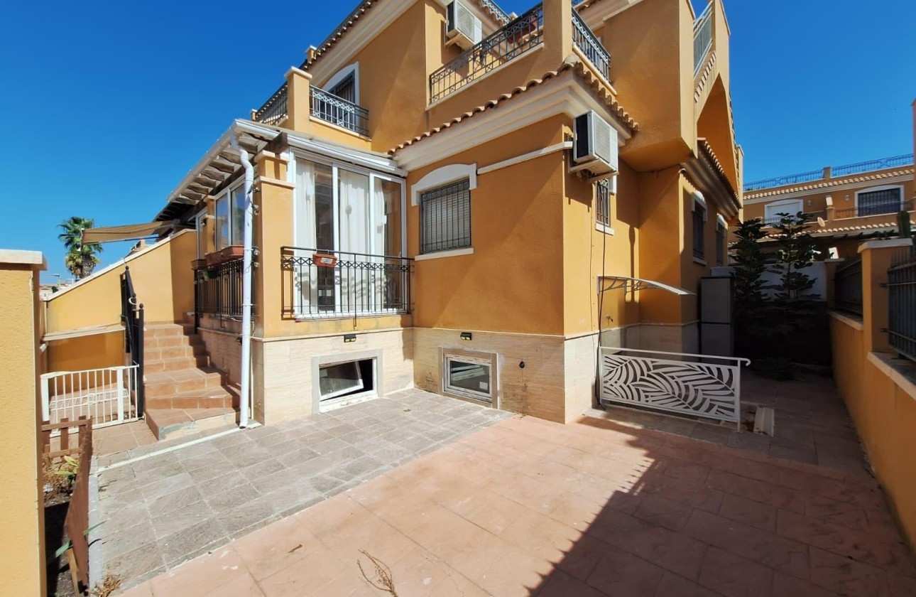 Resale - Apartment / Flat -
Torrevieja - Aguas Nuevas