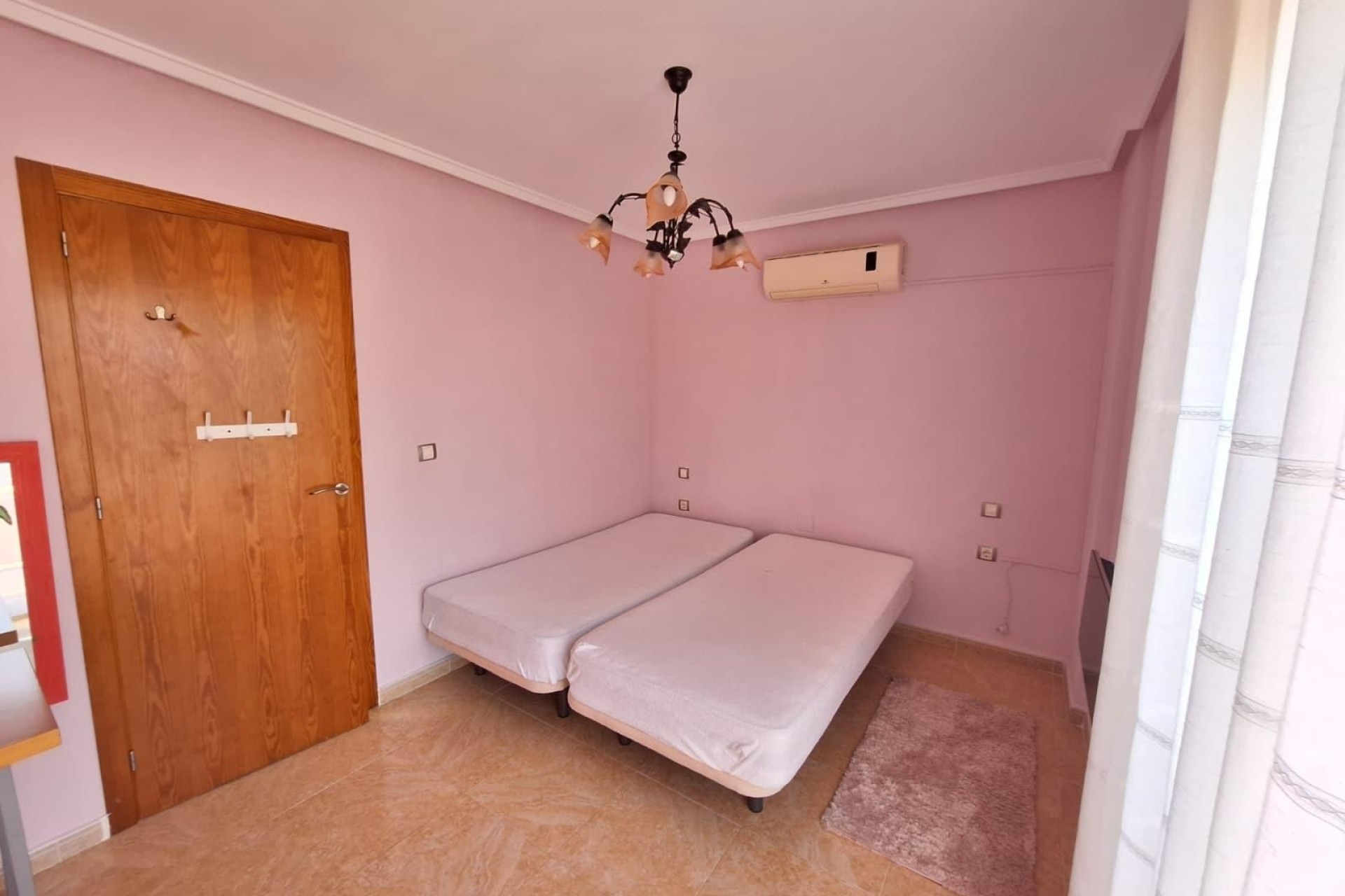 Resale - Apartment / Flat -
Torrevieja - Aguas Nuevas