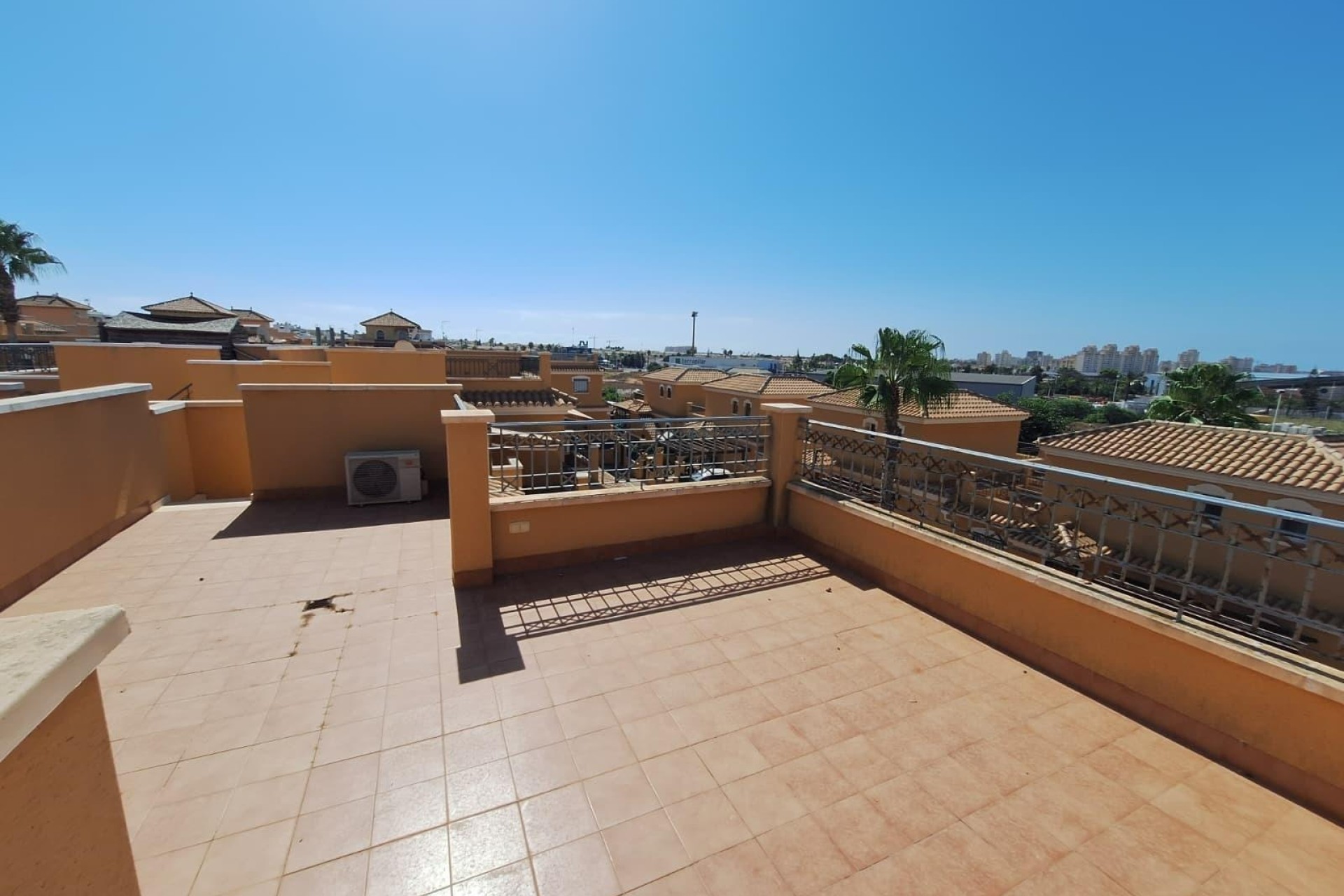 Resale - Apartment / Flat -
Torrevieja - Aguas Nuevas