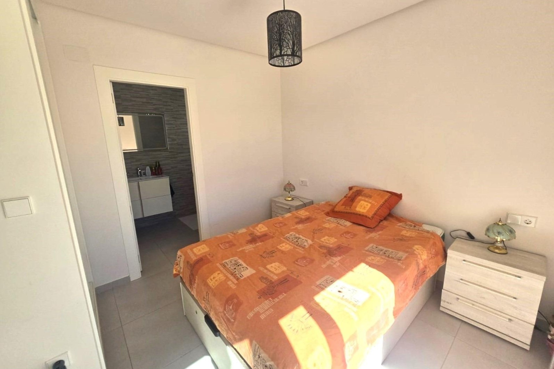 Resale - Apartment / Flat -
Torrevieja - Aguas Nuevas