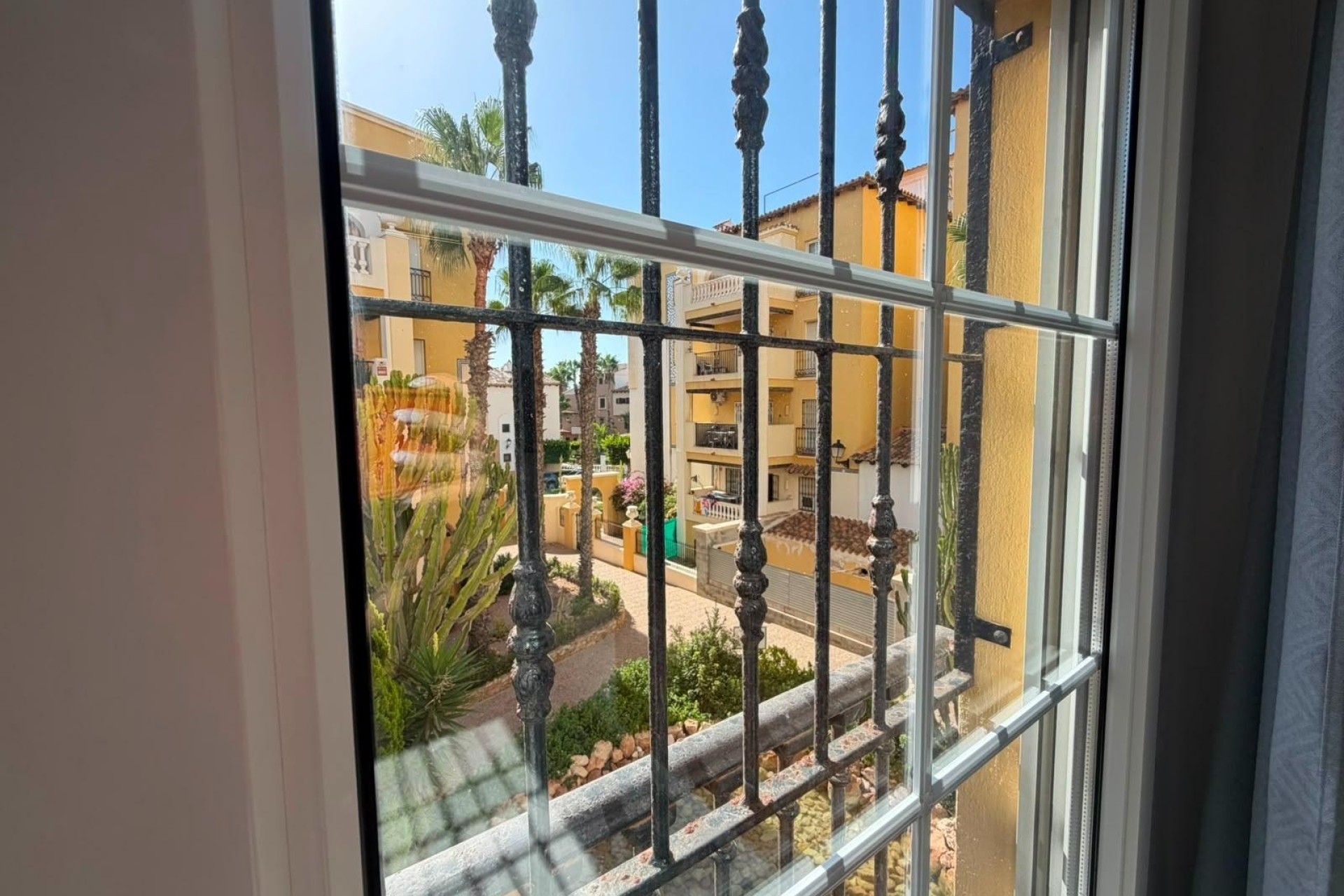 Resale - Apartment / Flat -
Torrevieja - Aldea del mar