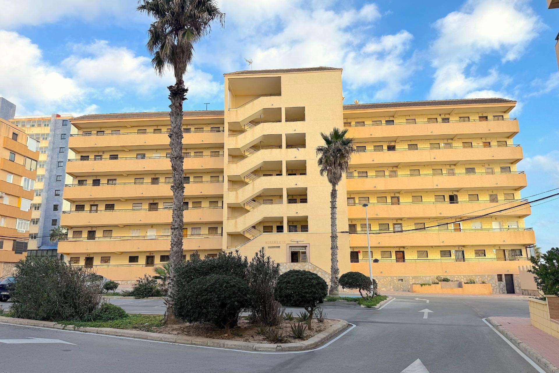 Resale - Apartment / Flat -
Torrevieja - Cabo cervera