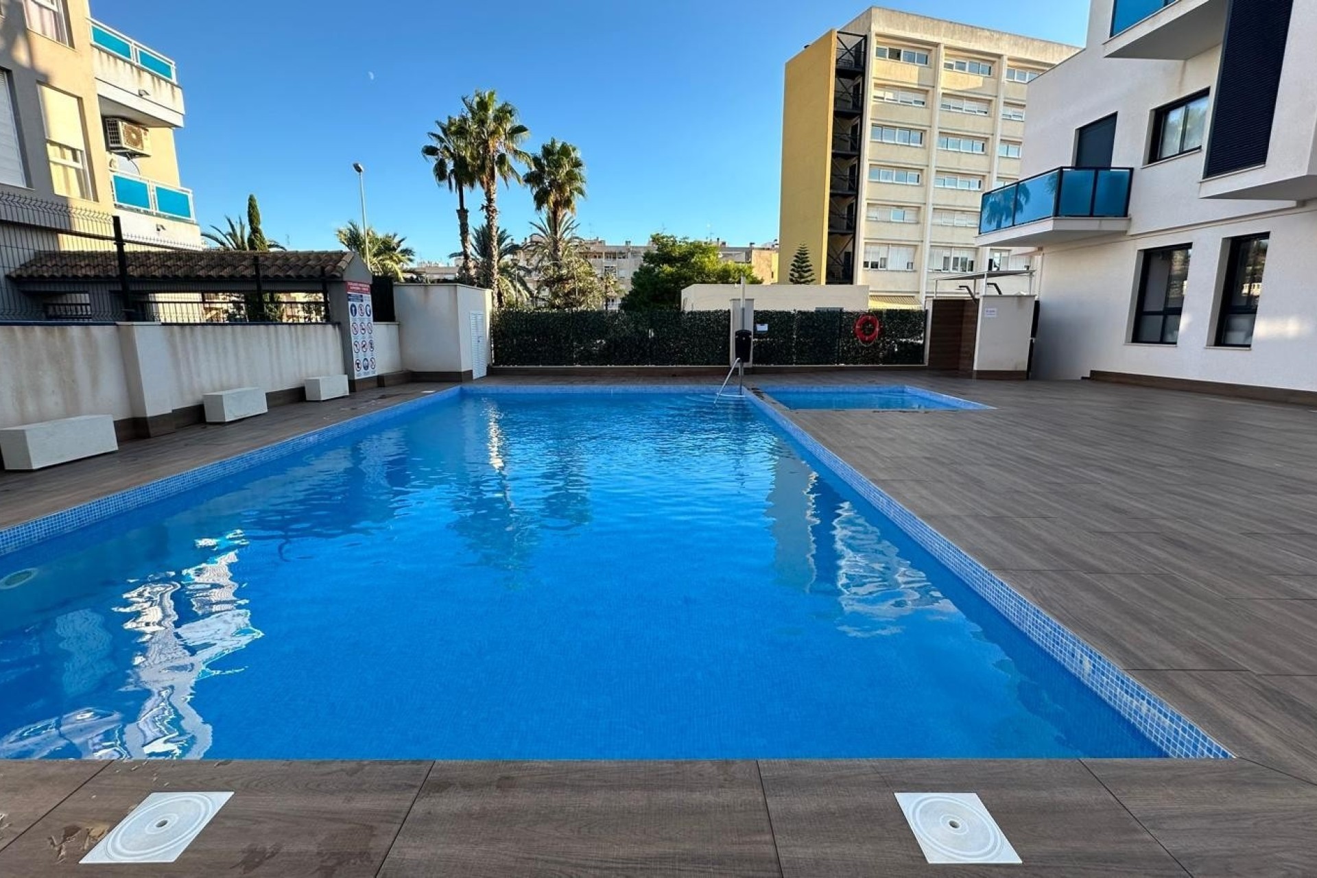 Resale - Apartment / Flat -
Torrevieja - Calas Blancas