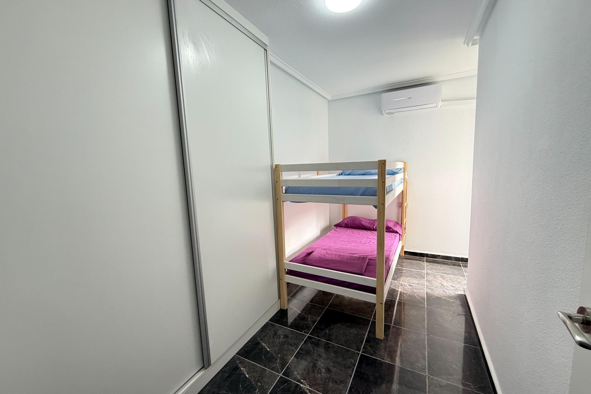 Resale - Apartment / Flat -
Torrevieja - Center