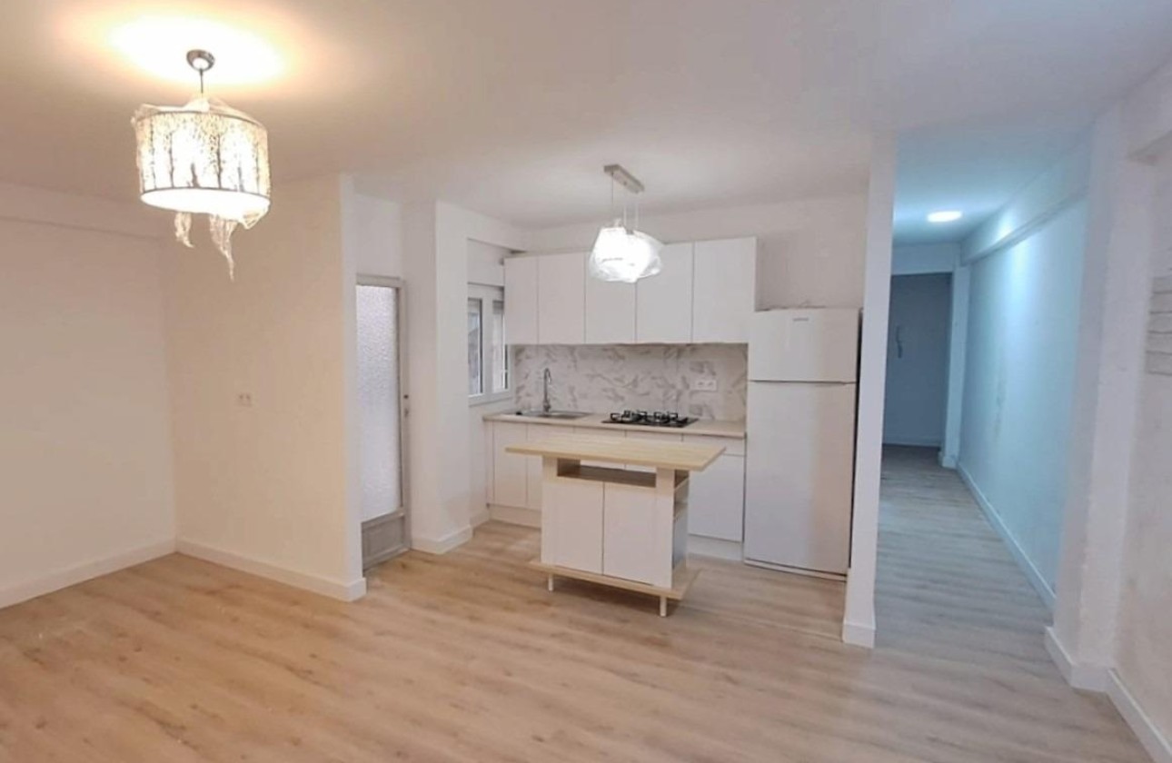 Resale - Apartment / Flat -
Torrevieja - Center