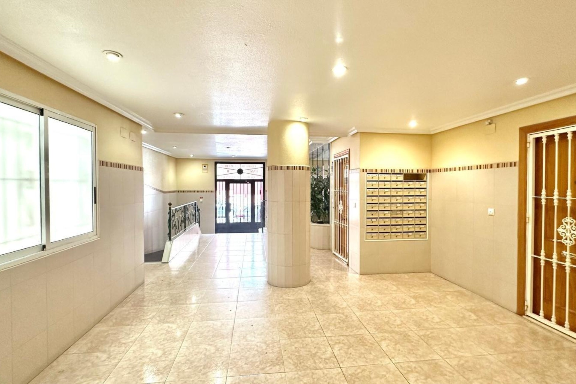 Resale - Apartment / Flat -
Torrevieja - Center