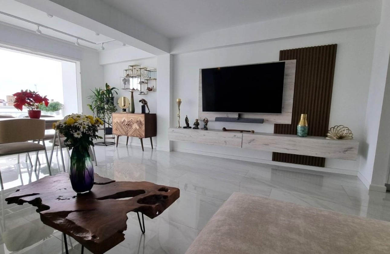 Resale - Apartment / Flat -
Torrevieja - Center
