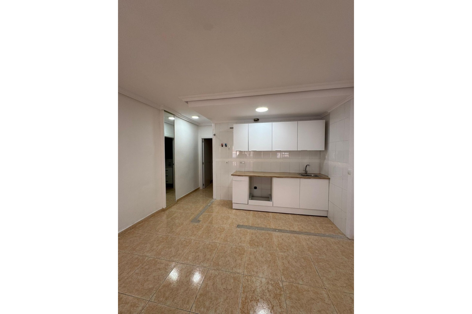 Resale - Apartment / Flat -
Torrevieja - Center
