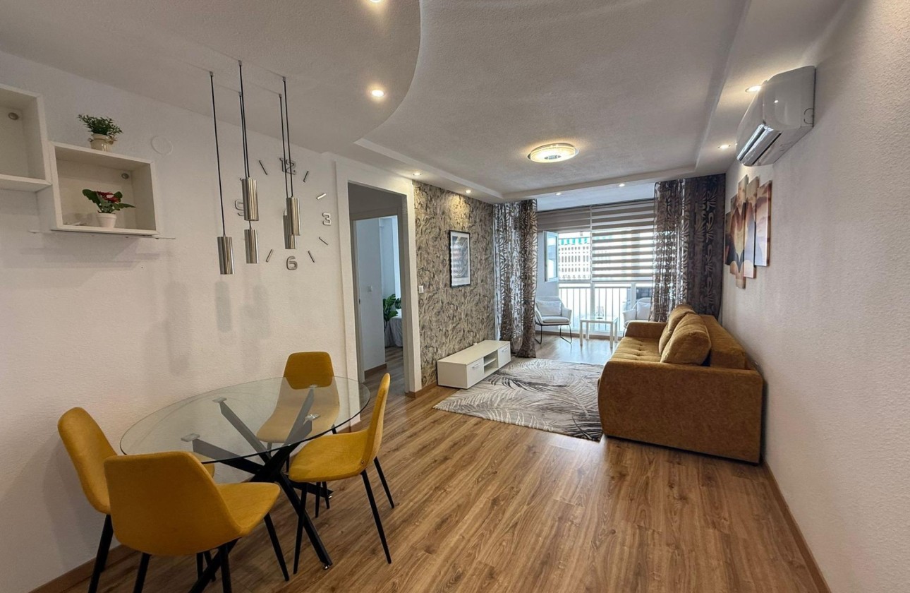 Resale - Apartment / Flat -
Torrevieja - Center
