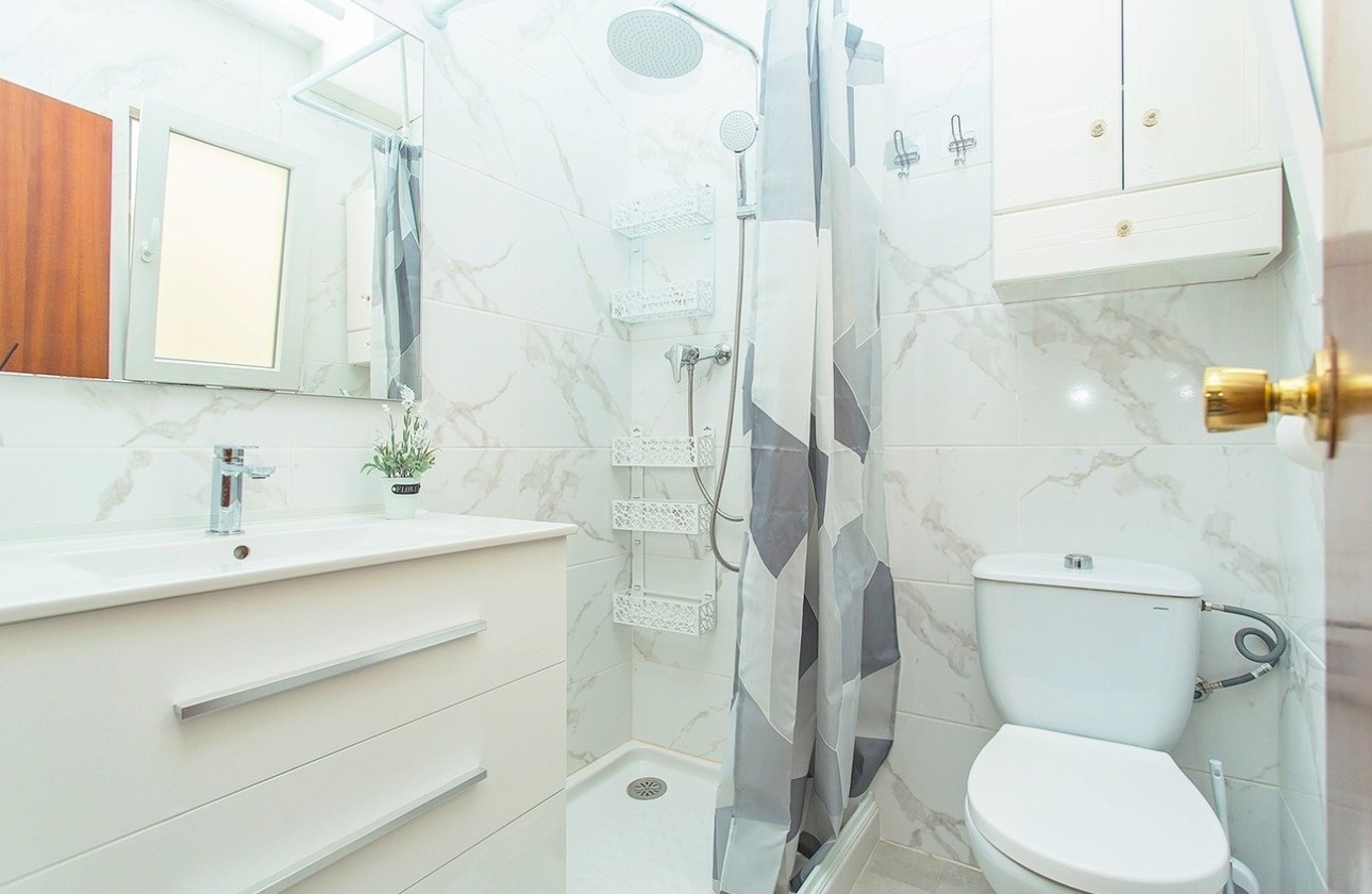 Resale - Apartment / Flat -
Torrevieja - Centro-Muelle Pesquero