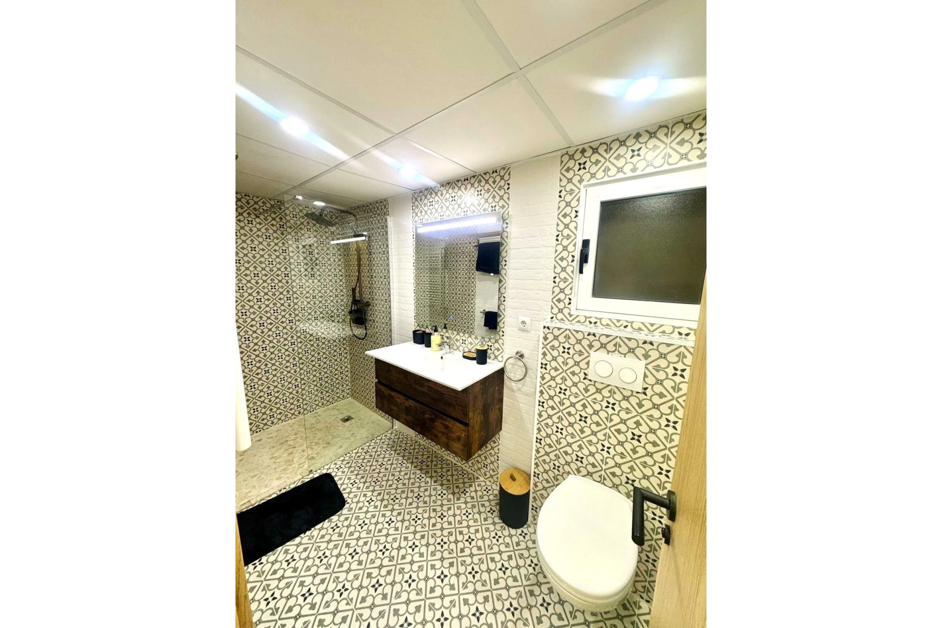 Resale - Apartment / Flat -
Torrevieja - Centro - Muelle Pesquero