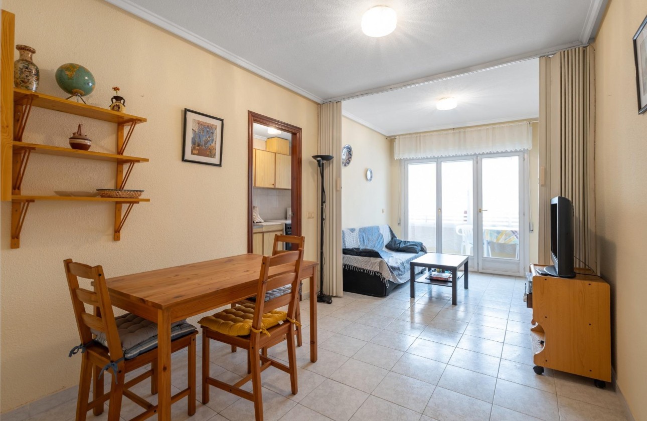 Resale - Apartment / Flat -
Torrevieja - Centro