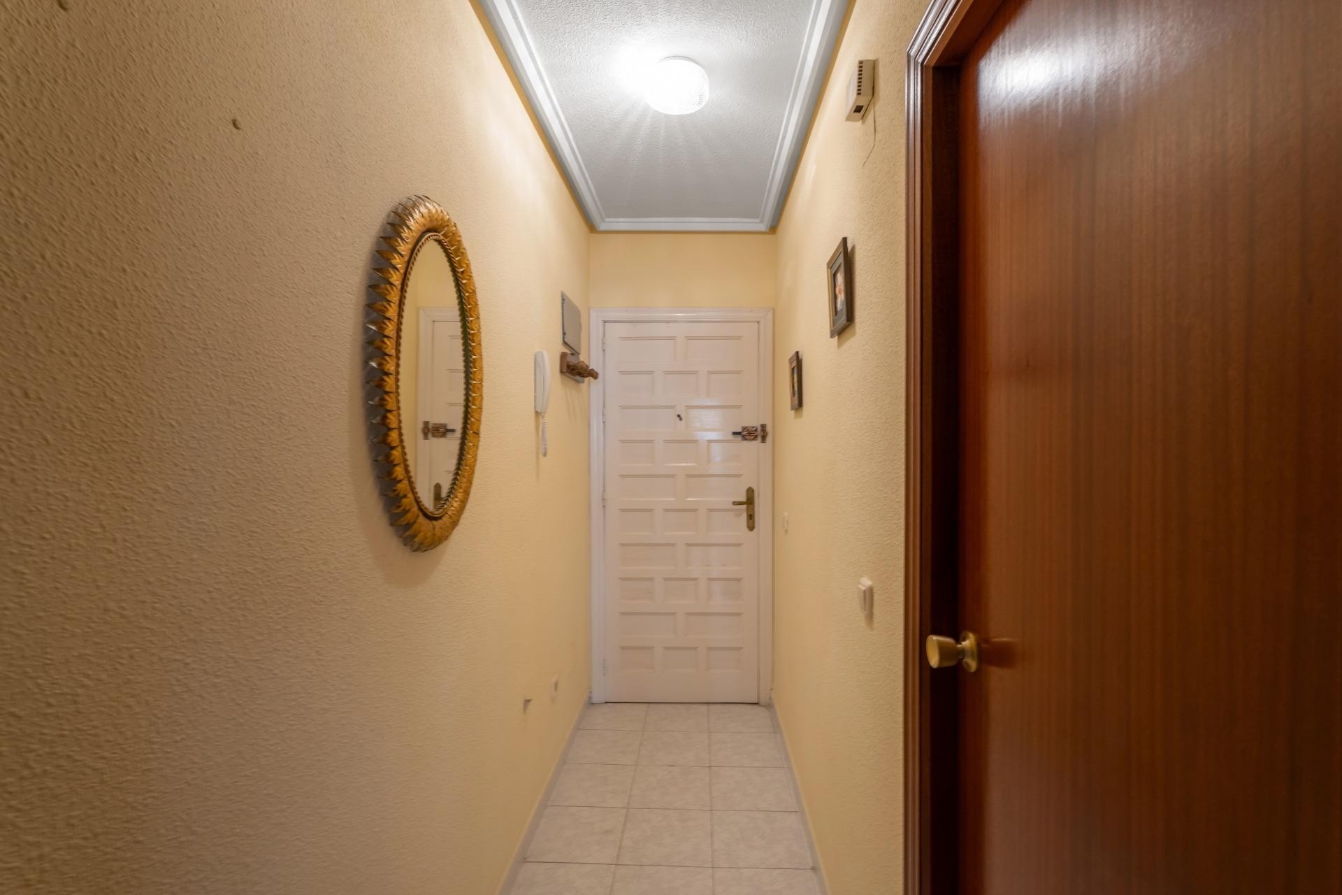 Resale - Apartment / Flat -
Torrevieja - Centro
