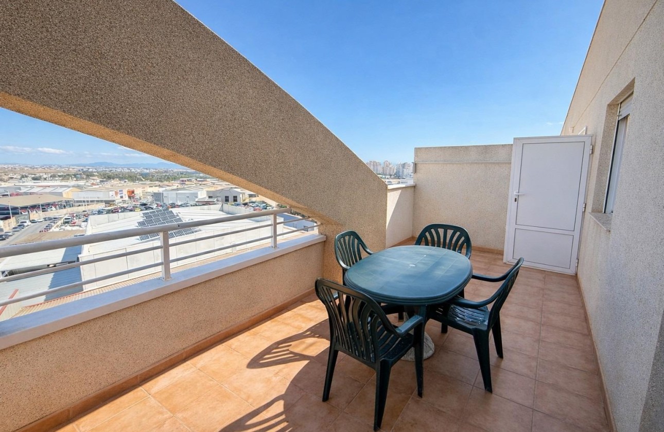 Resale - Apartment / Flat -
Torrevieja - Centro