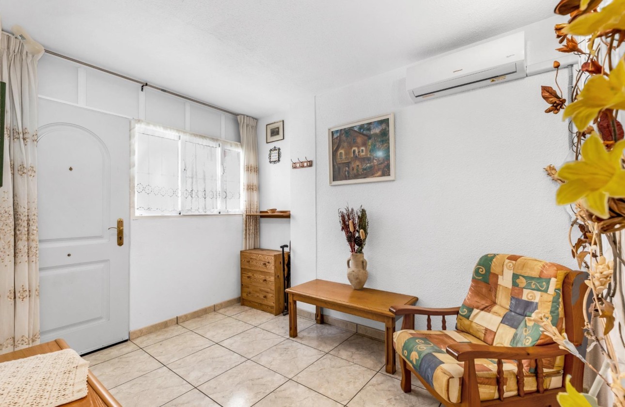 Resale - Apartment / Flat -
Torrevieja - Centro