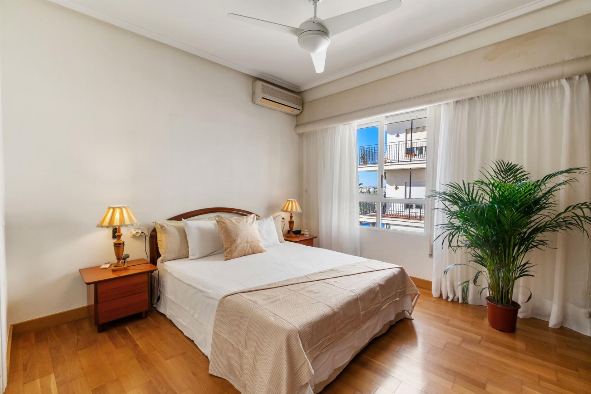 Resale - Apartment / Flat -
Torrevieja - Costa Blanca