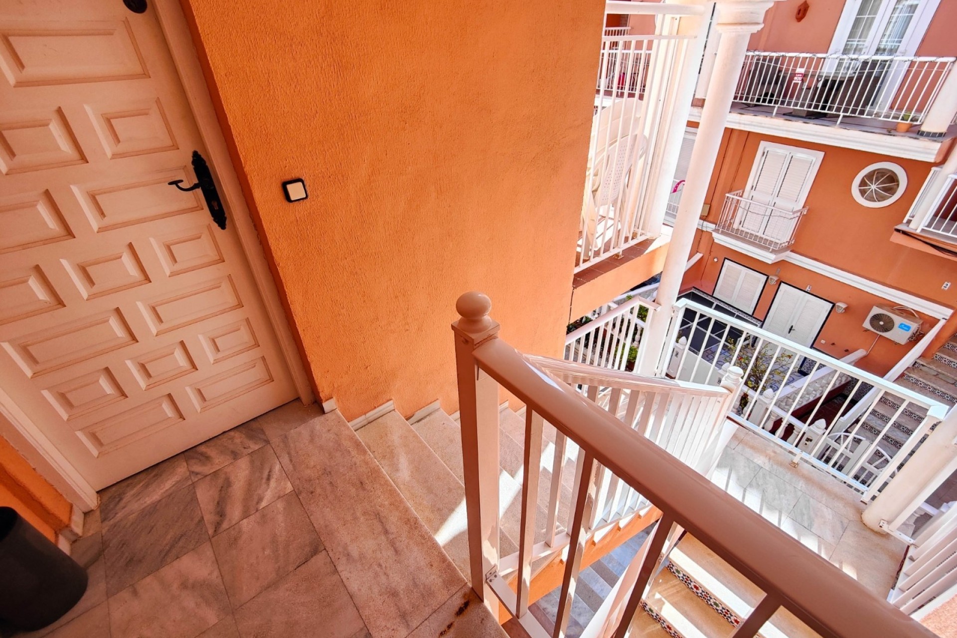 Resale - Apartment / Flat -
Torrevieja - Costa Blanca