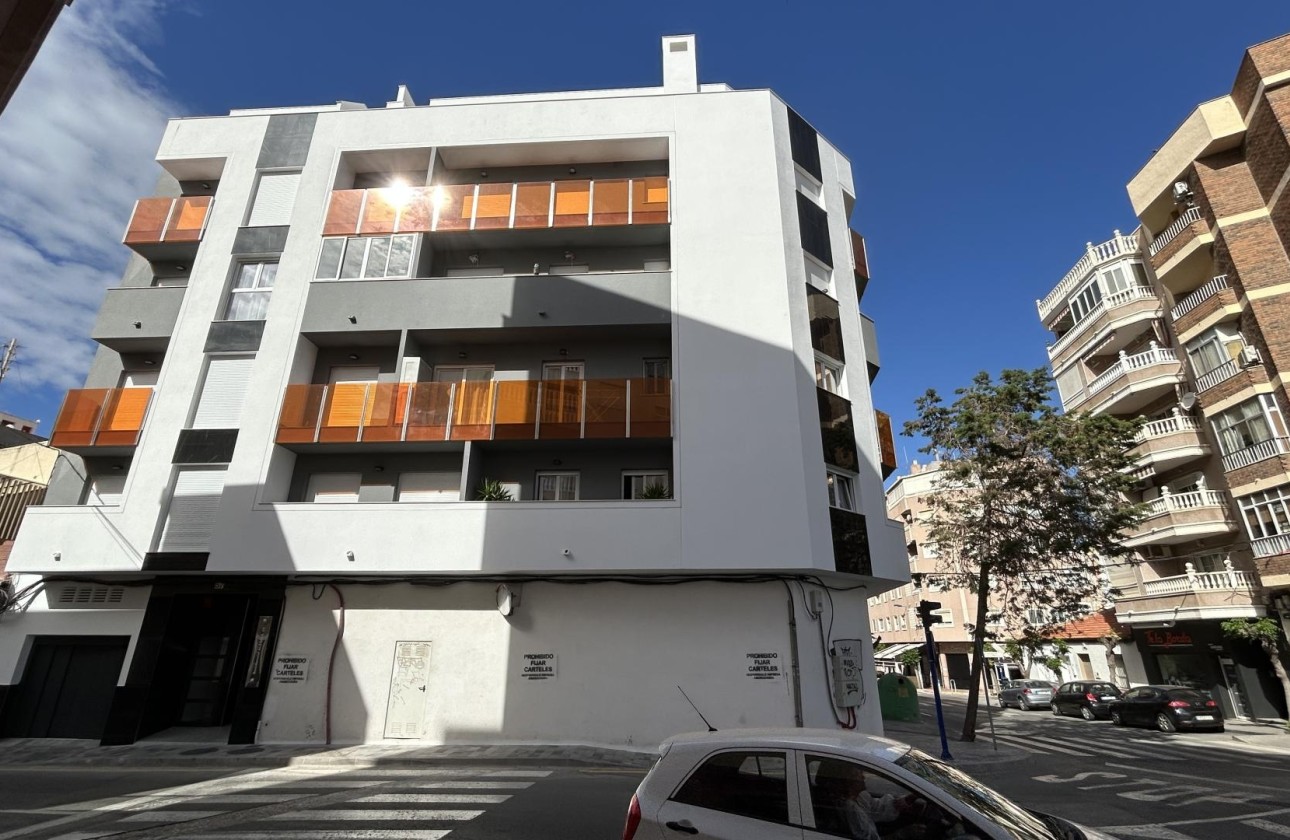 Resale - Apartment / Flat -
Torrevieja - Costa Blanca