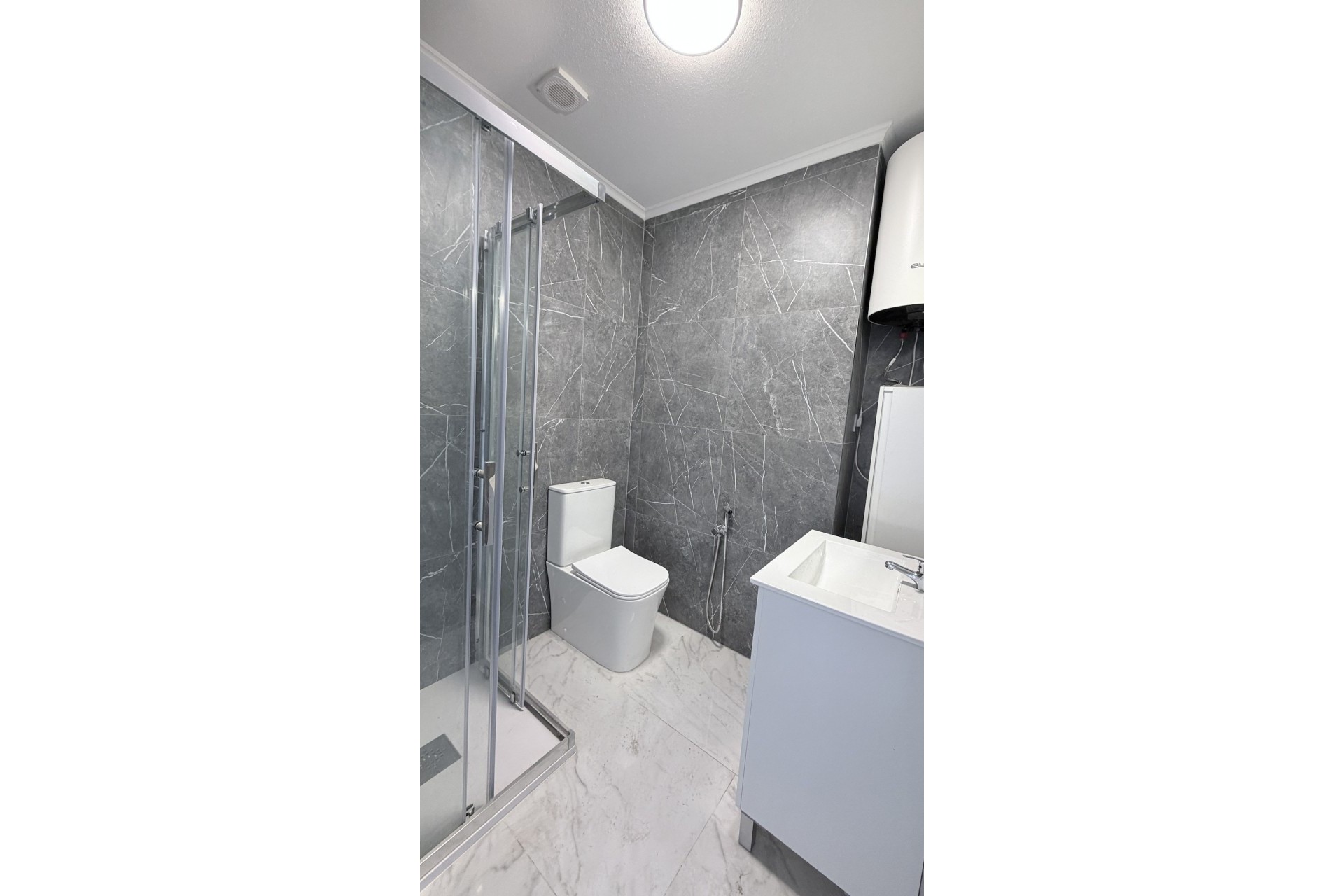 Resale - Apartment / Flat -
Torrevieja - Costa Blanca