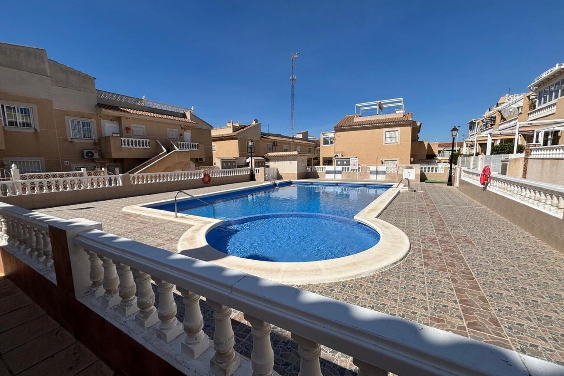 Resale - Apartment / Flat -
Torrevieja - Costa Blanca