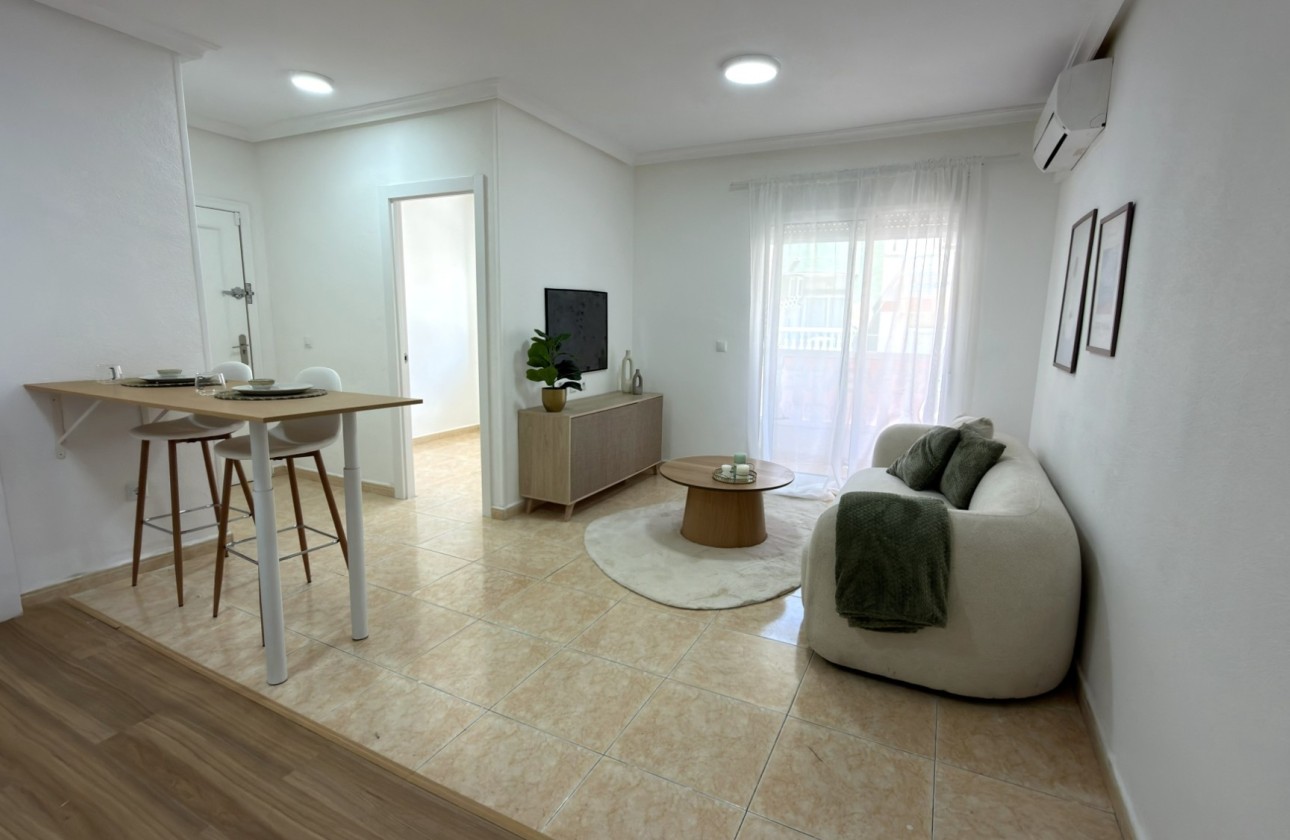 Resale - Apartment / Flat -
Torrevieja - Curva del Palangre