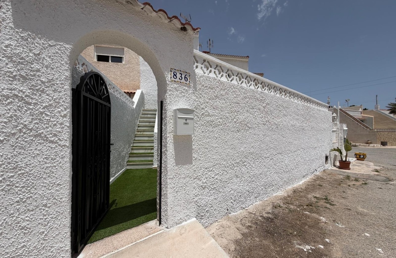 Resale - Apartment / Flat -
Torrevieja - El Limonar