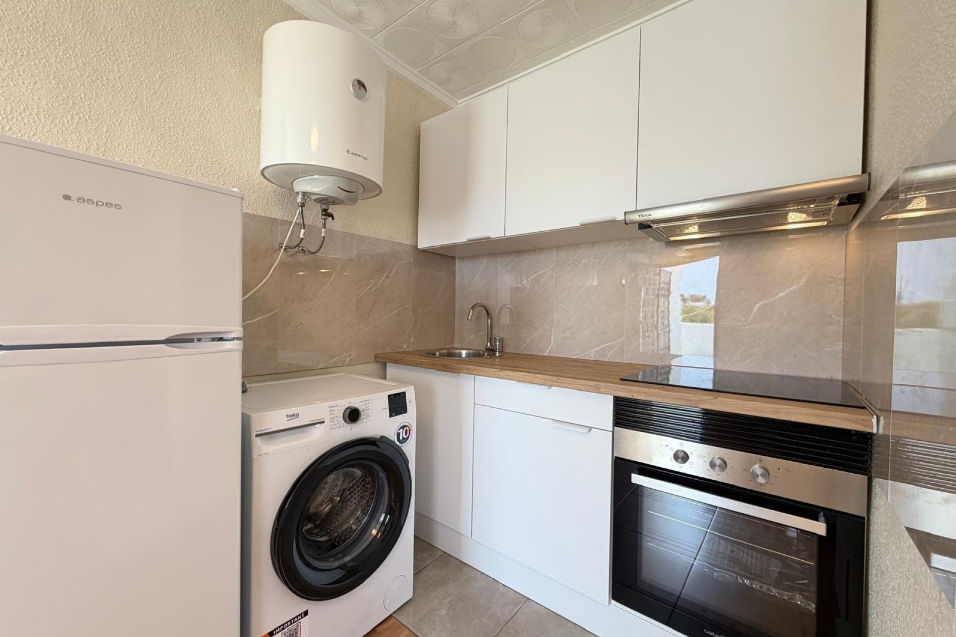 Resale - Apartment / Flat -
Torrevieja - El Limonar