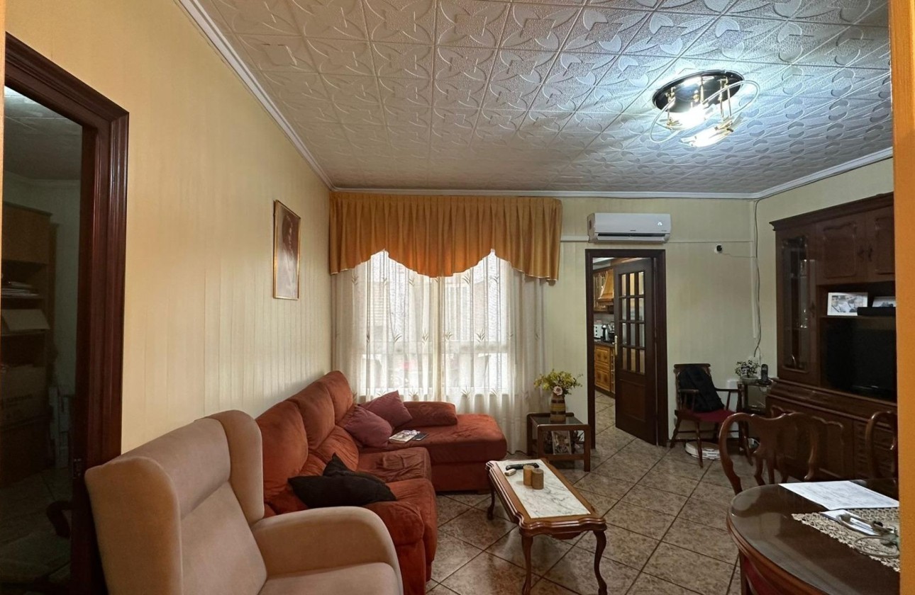 Resale - Apartment / Flat -
Torrevieja - Estacion de autobuses