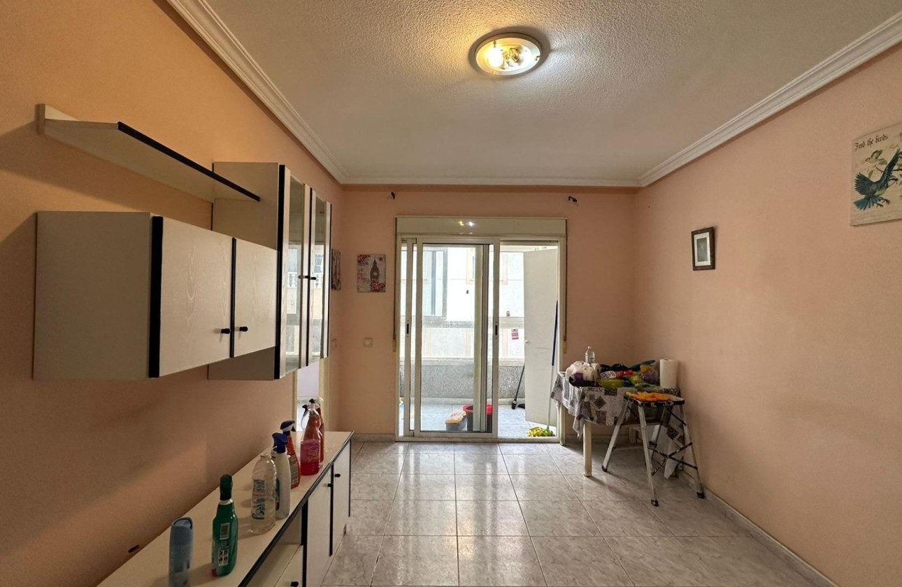 Resale - Apartment / Flat -
Torrevieja - Estacion de autobuses