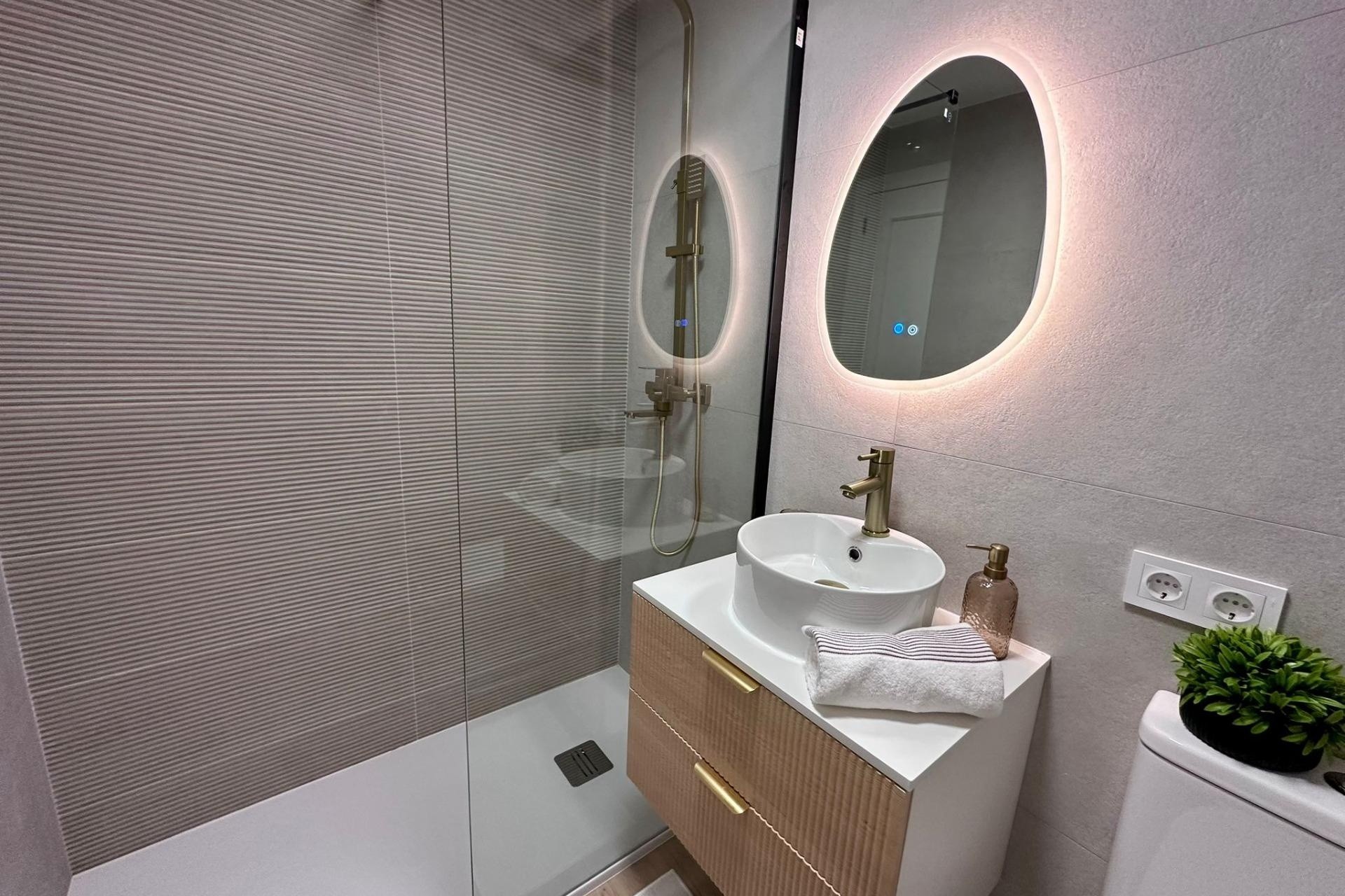 Resale - Apartment / Flat -
Torrevieja - Habaneras