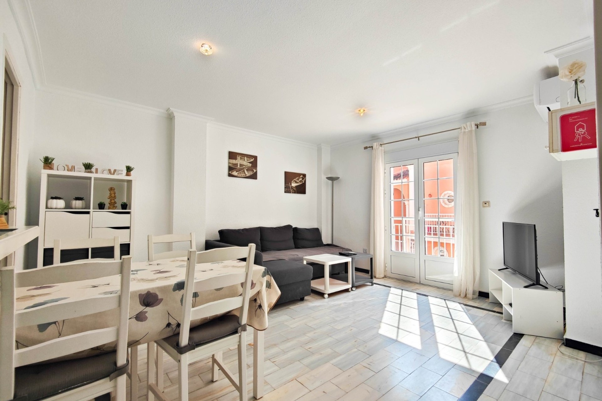 Resale - Apartment / Flat -
Torrevieja - La Mata