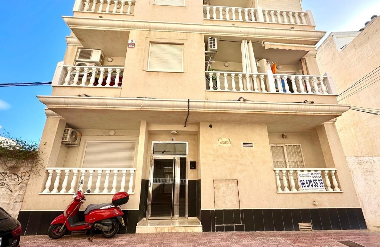 Resale - Apartment / Flat -
Torrevieja - La Mata