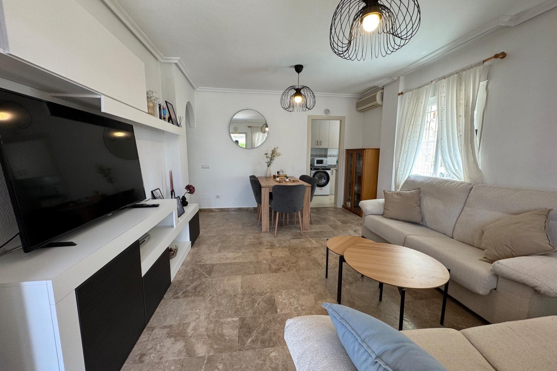 Resale - Apartment / Flat -
Torrevieja - La Siesta - El Salado - Torreta