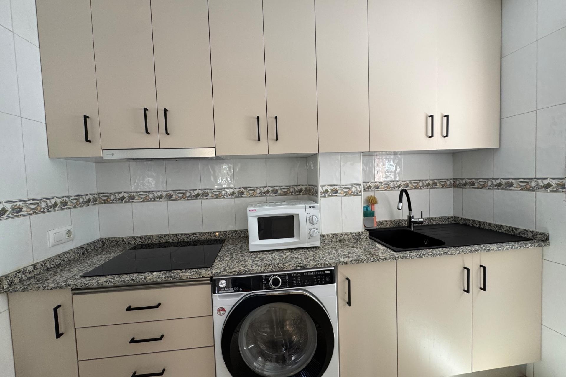 Resale - Apartment / Flat -
Torrevieja - La Siesta - El Salado - Torreta