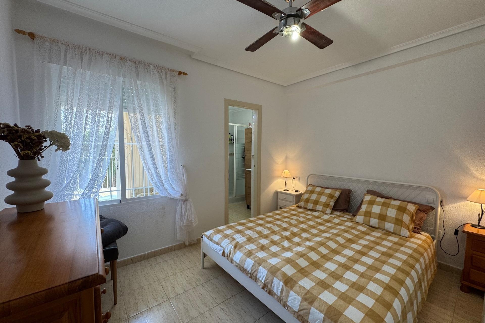 Resale - Apartment / Flat -
Torrevieja - La Siesta - El Salado - Torreta